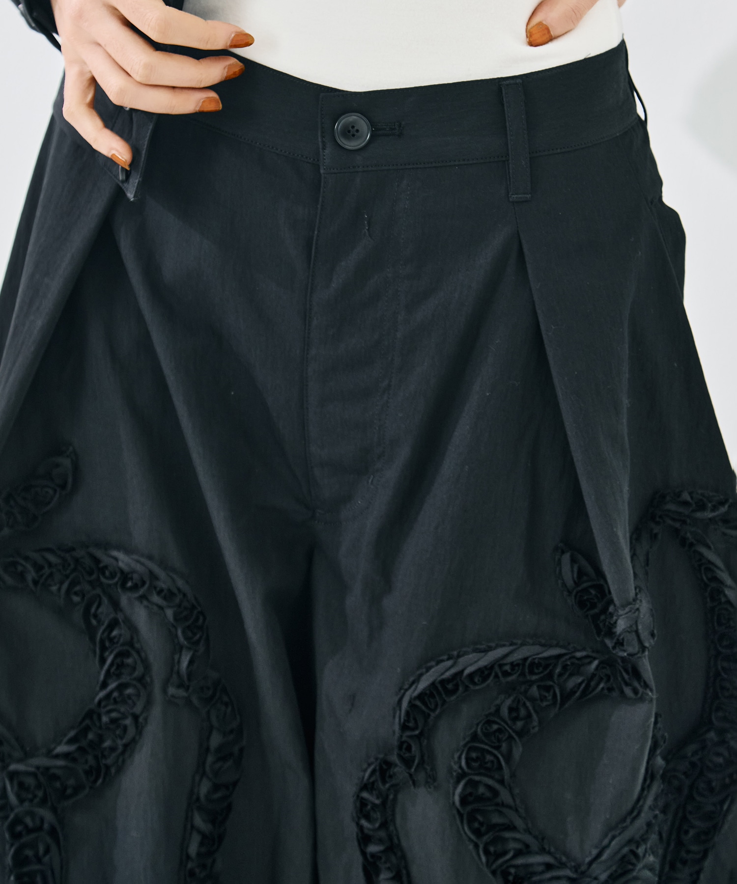 WIDE TATOO EMBROIDERY PANTS TAAKK