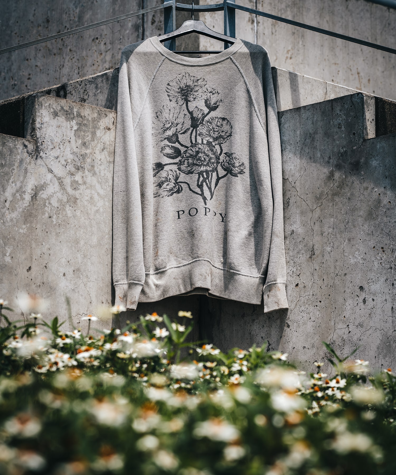 SM-YS1-0000-032/CREW SWT/FLOWER/GRAY SAINT M××××××