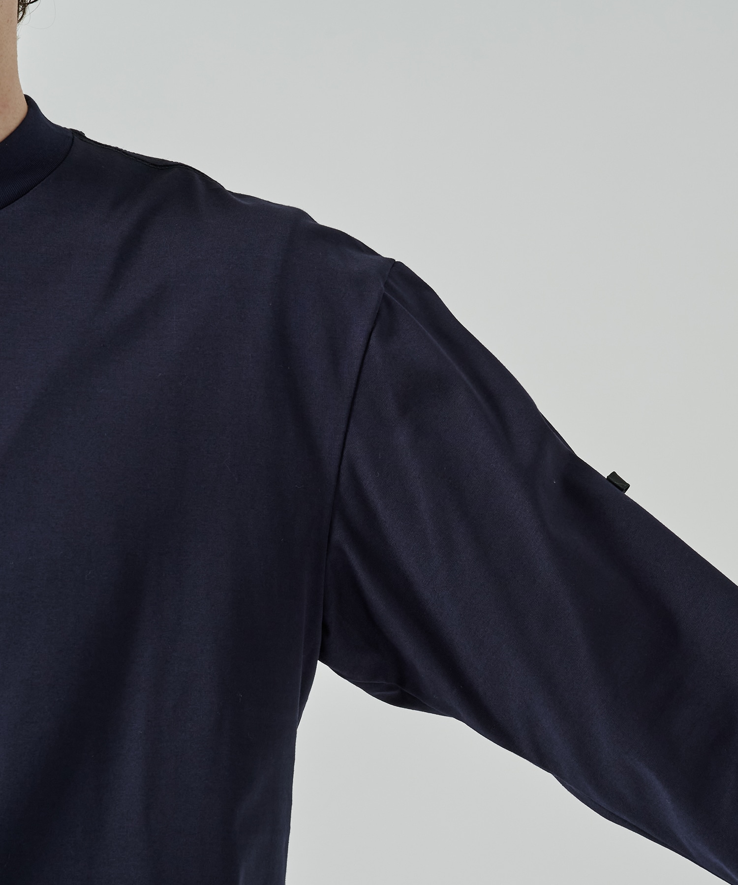 2251-CS10-022 L/S TEE N.HOOLYWOOD