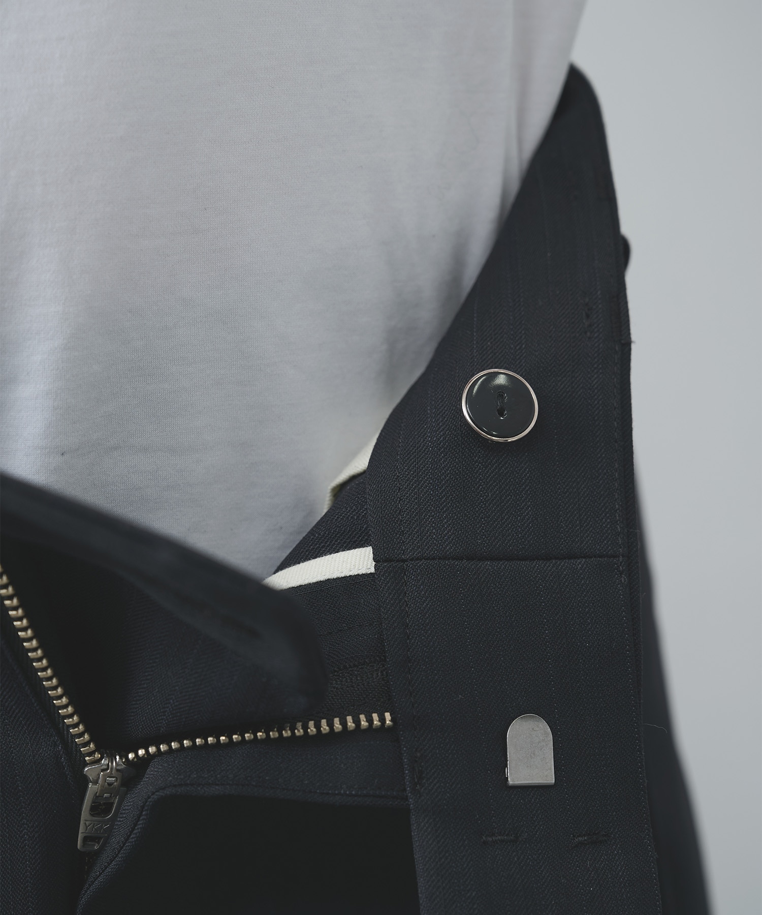 2Tuck Curve Slacks STUDIOUS