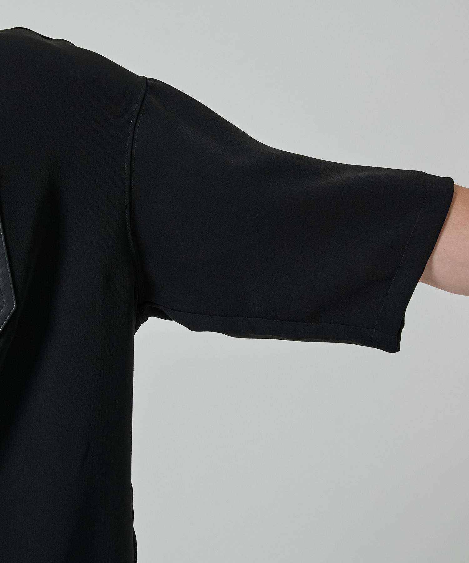 SUMMER ESSENTIAL DRAWCORD TEE STUDIOUS