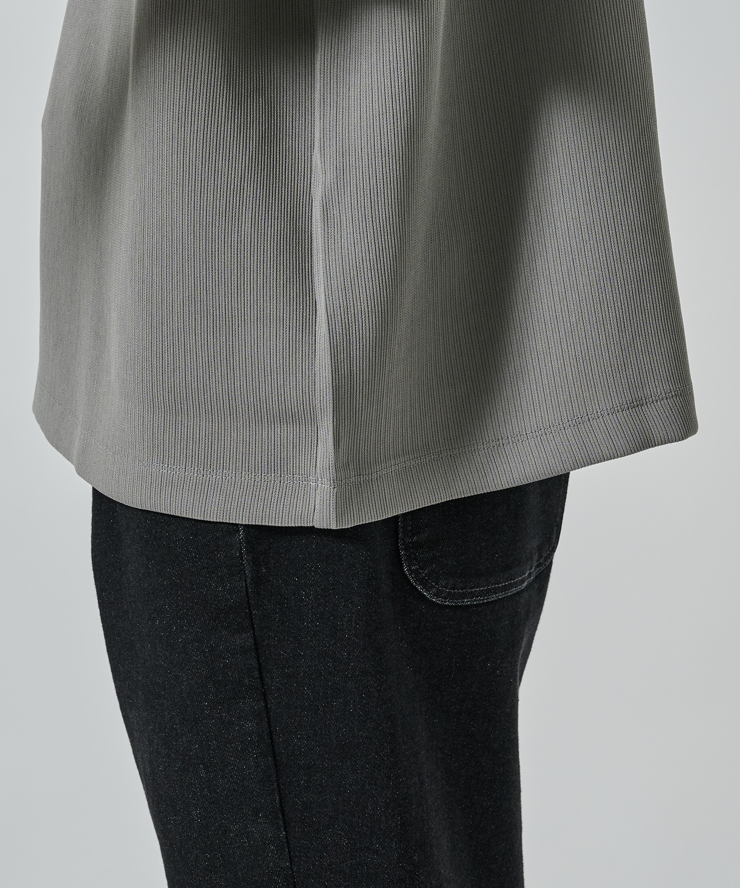 DRY DOBBY LEATHER POCKET TEE STUDIOUS