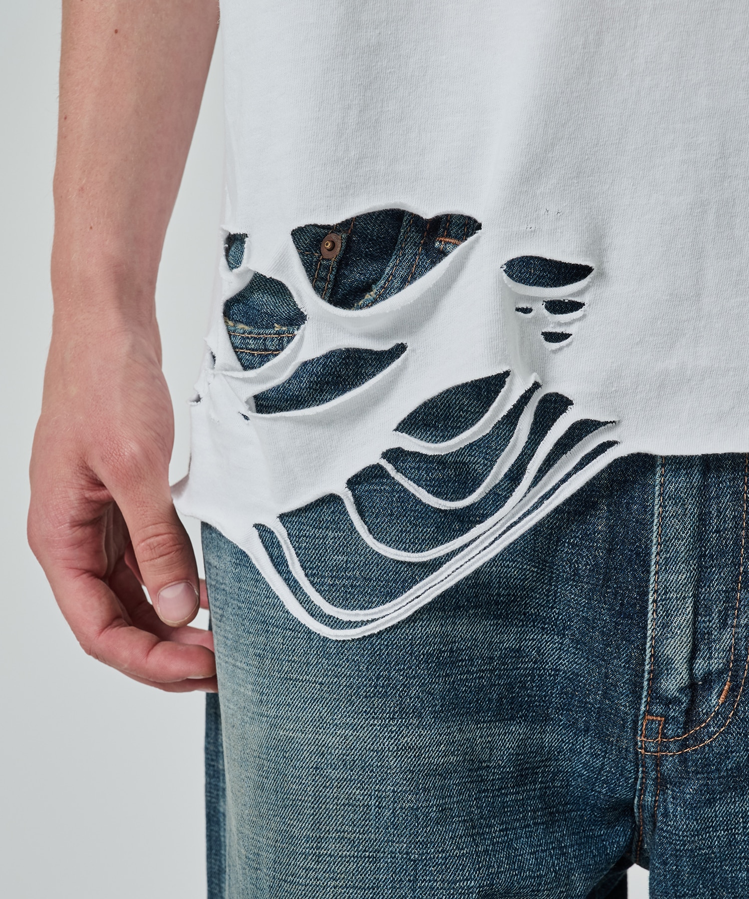 I BROKEN HEART S/S TEE DISCOVERED