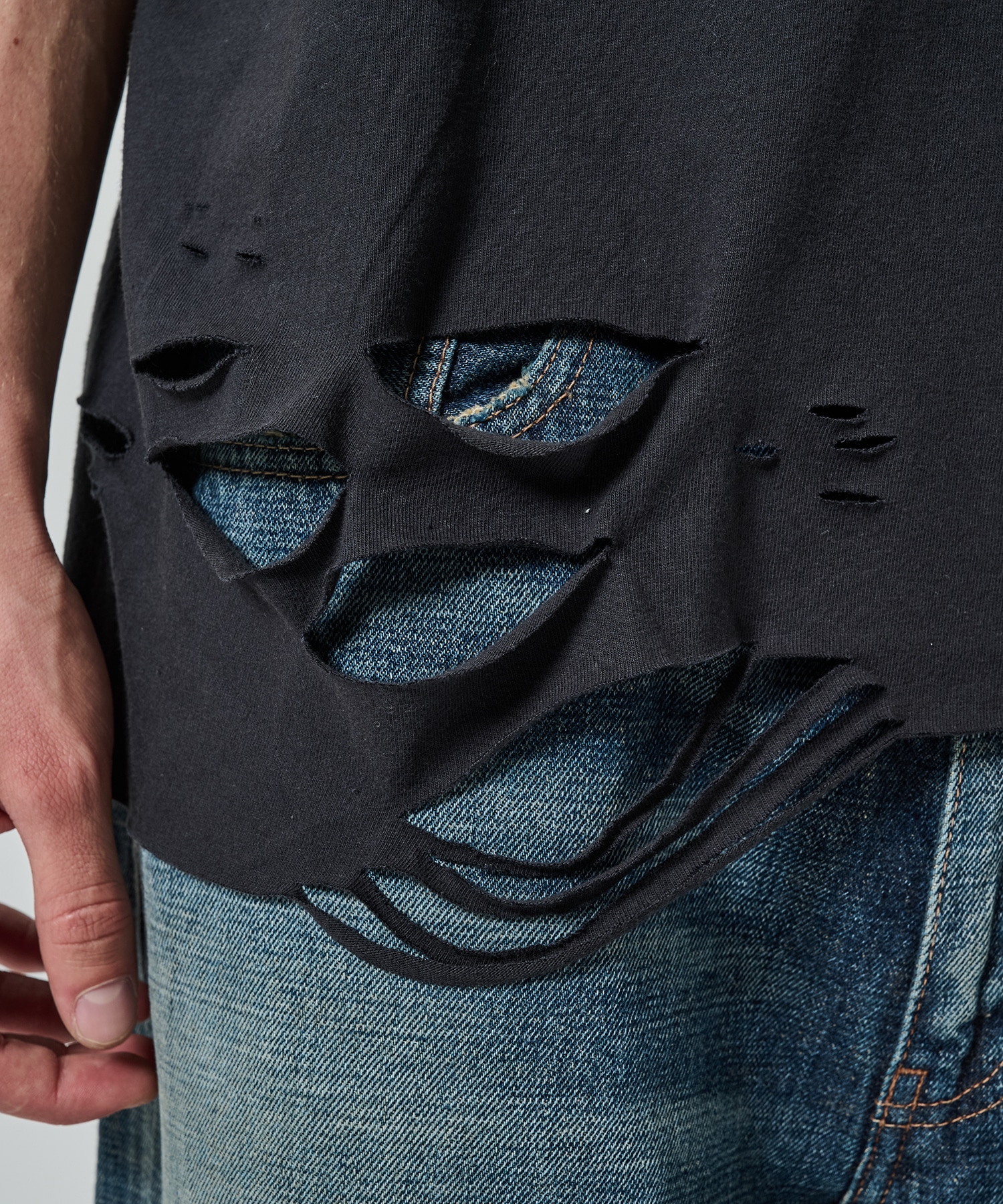 I BROKEN HEART S/S TEE DISCOVERED