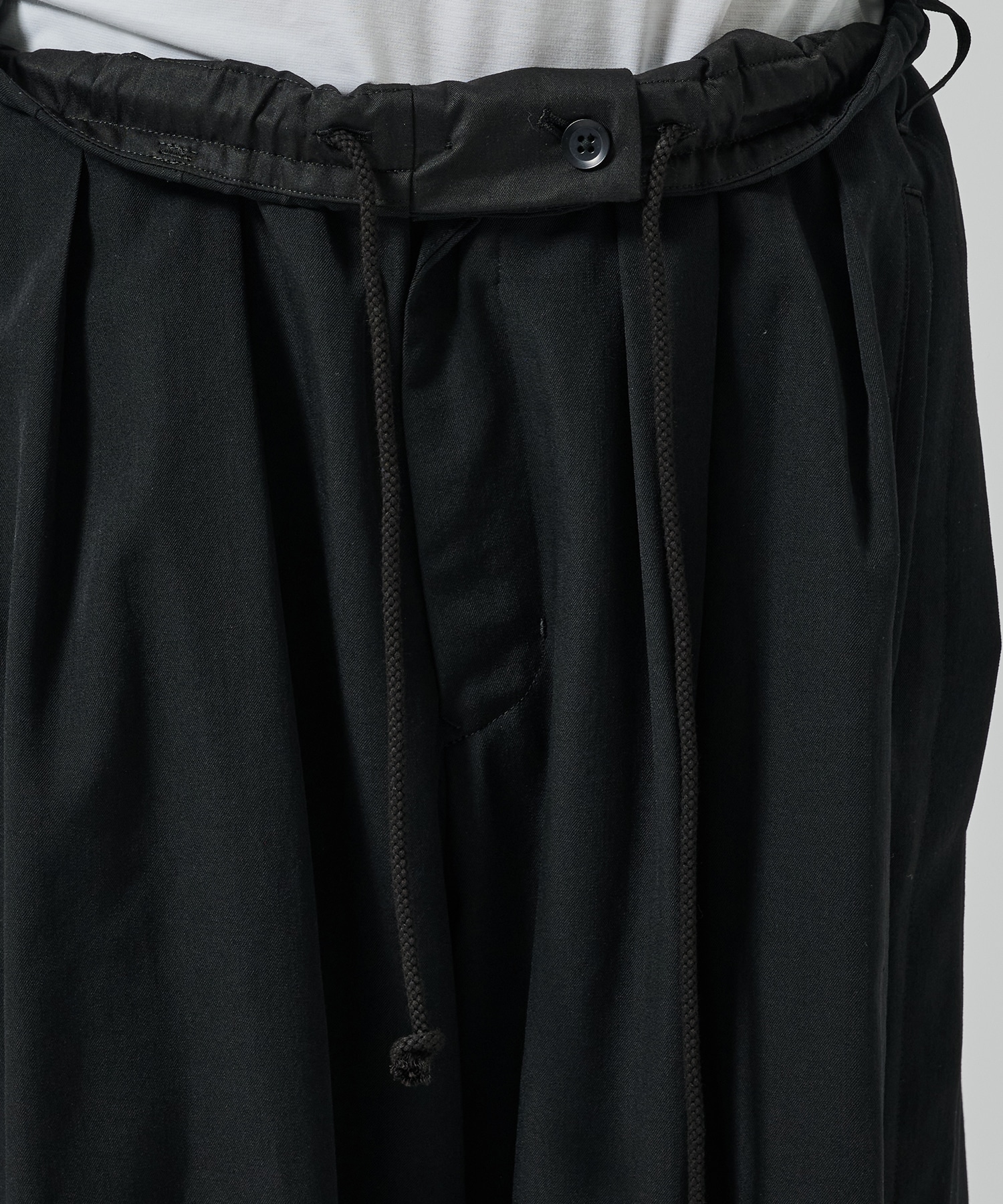 WOOL GABARDINE BALLOON PANTS GroundY