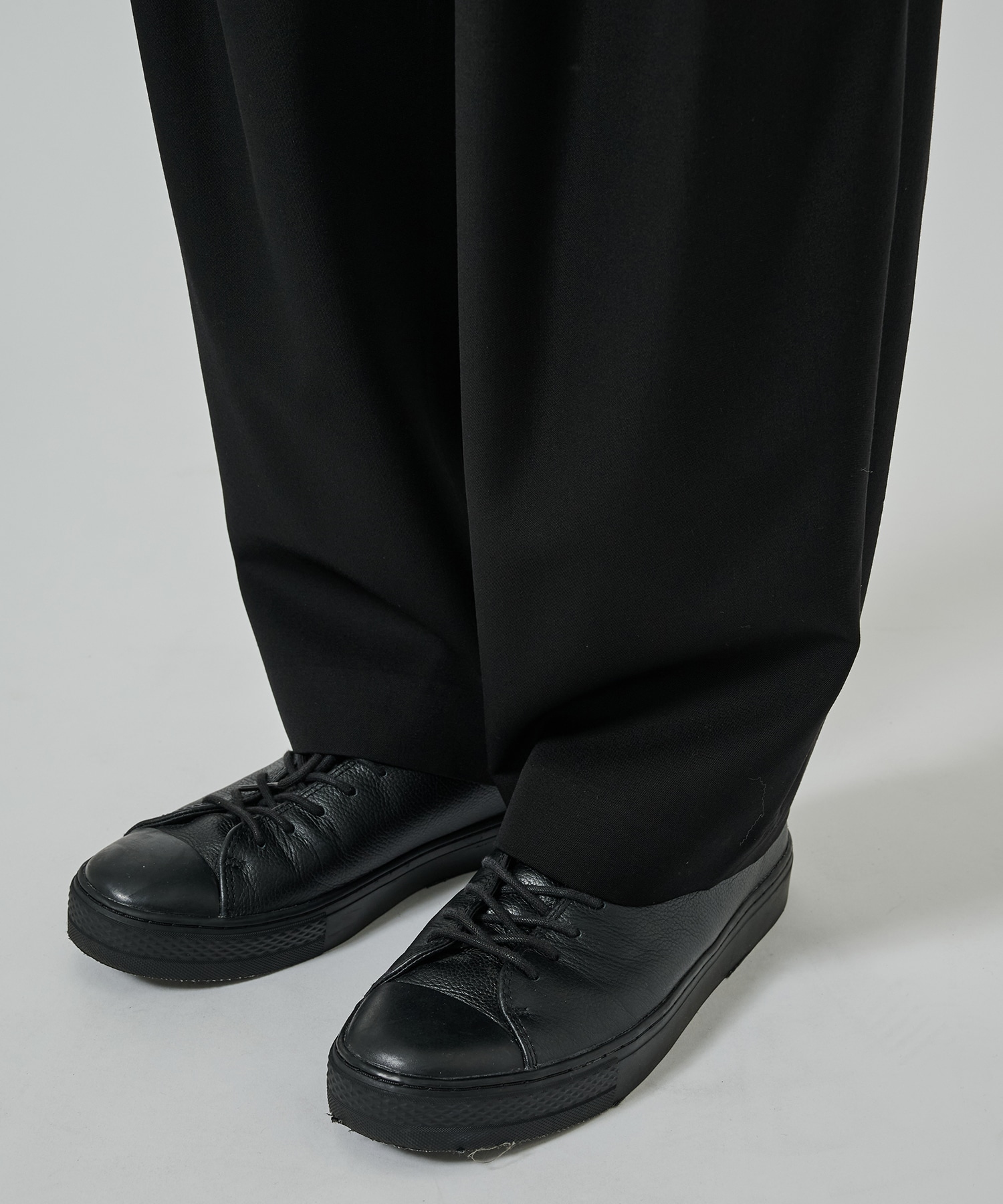 Cross Tuck PNT UJOH HOMME