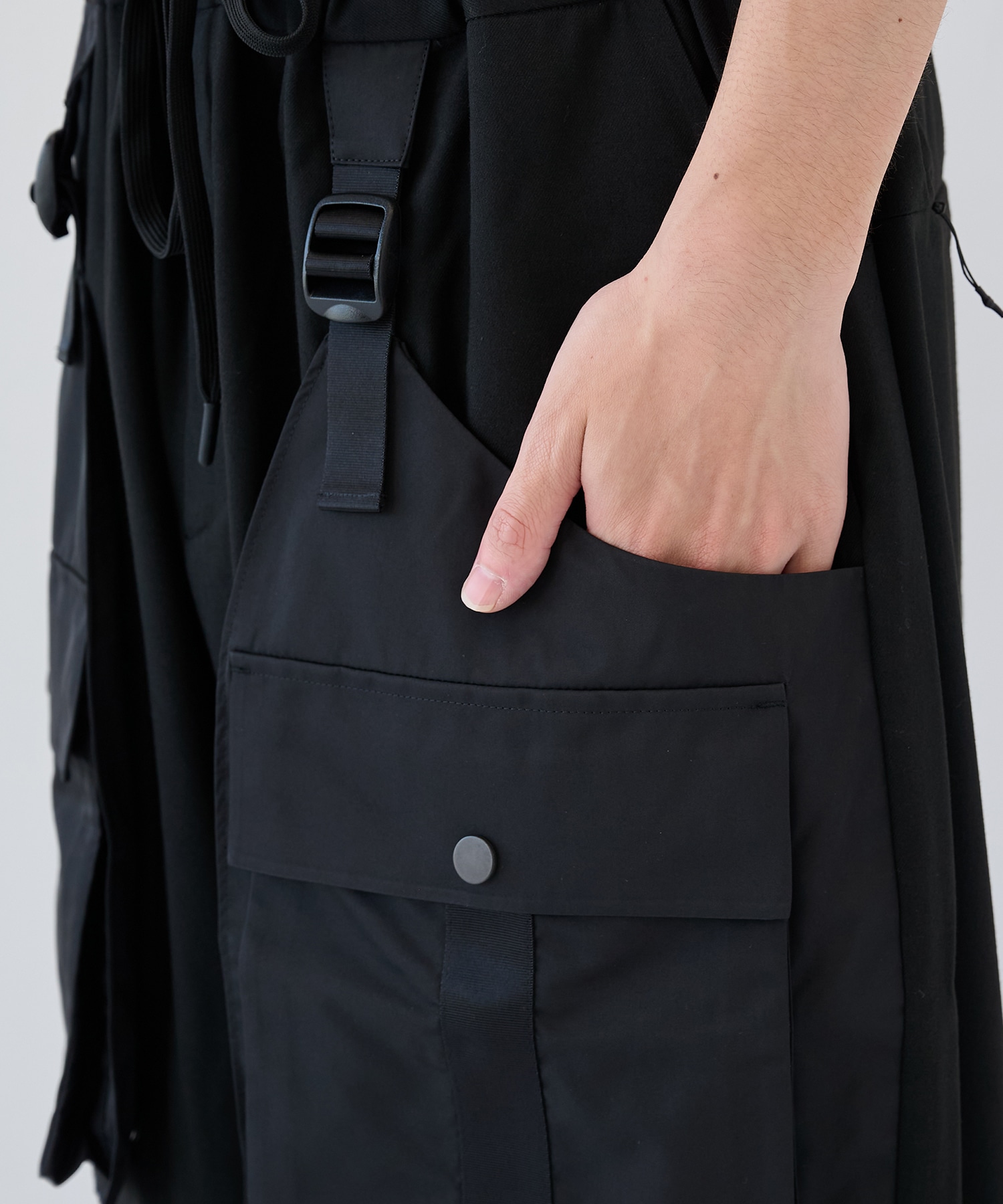 CARGO SAROUEL PANTS White Mountaineering