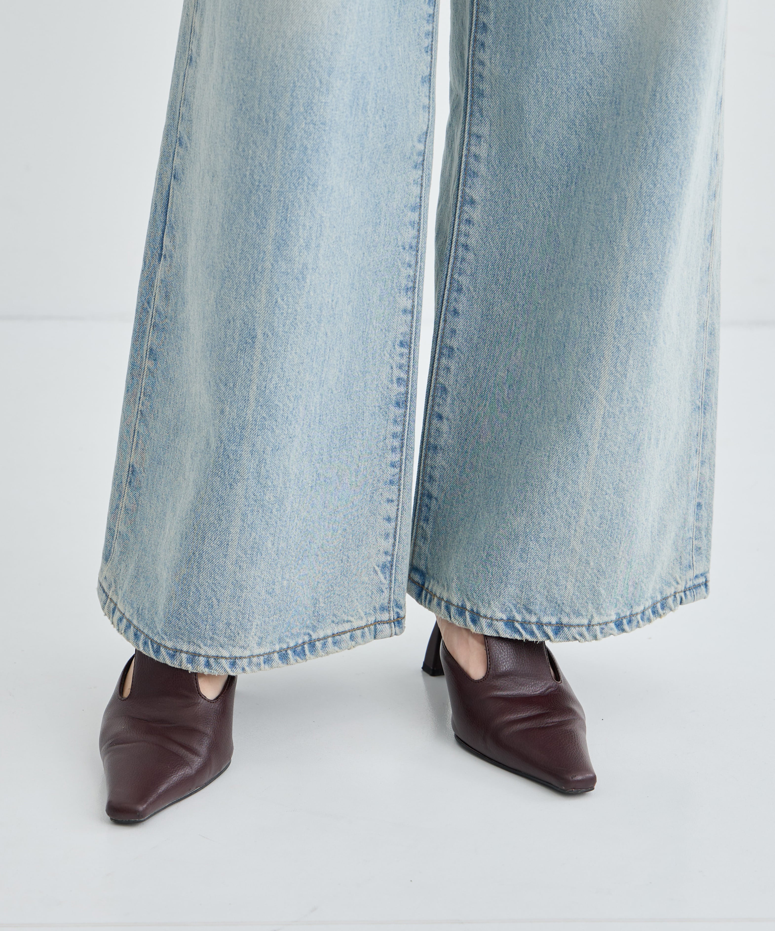 Straight Flare Jeans STUDIOUS