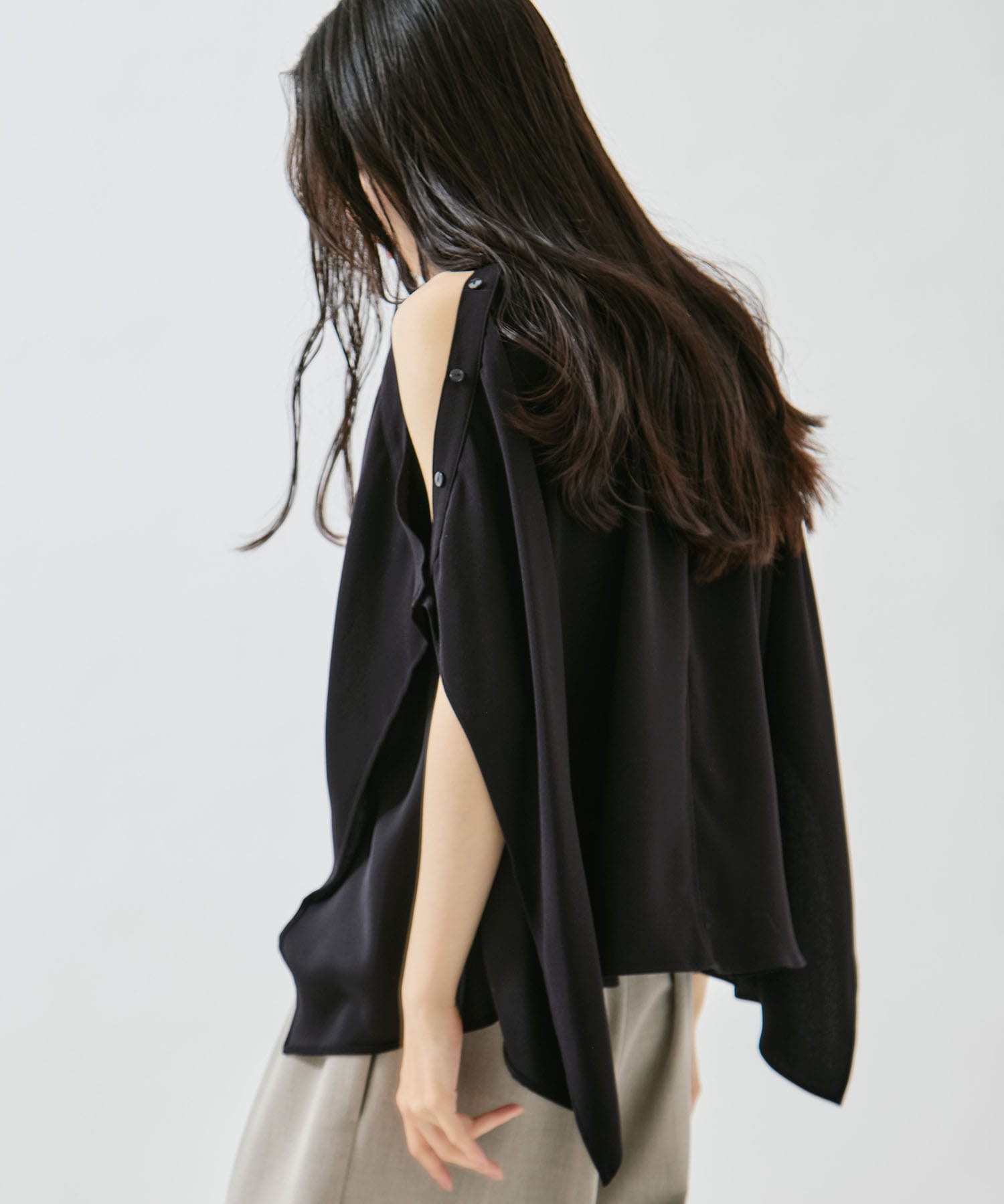 BACK SATIN DRAPE BLOUSE STUDIOUS