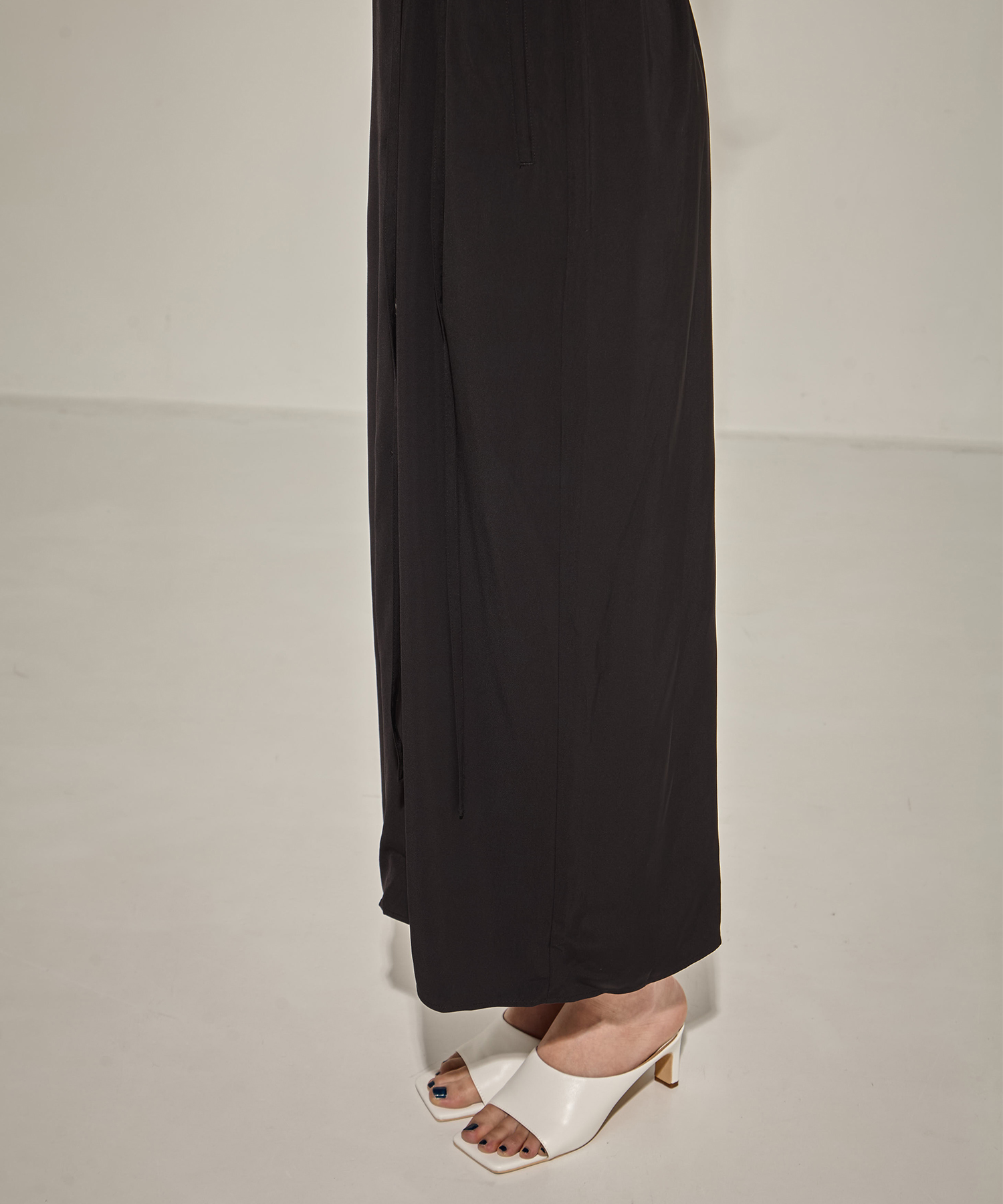 Ana asymmetry dress BK AKIRANAKA