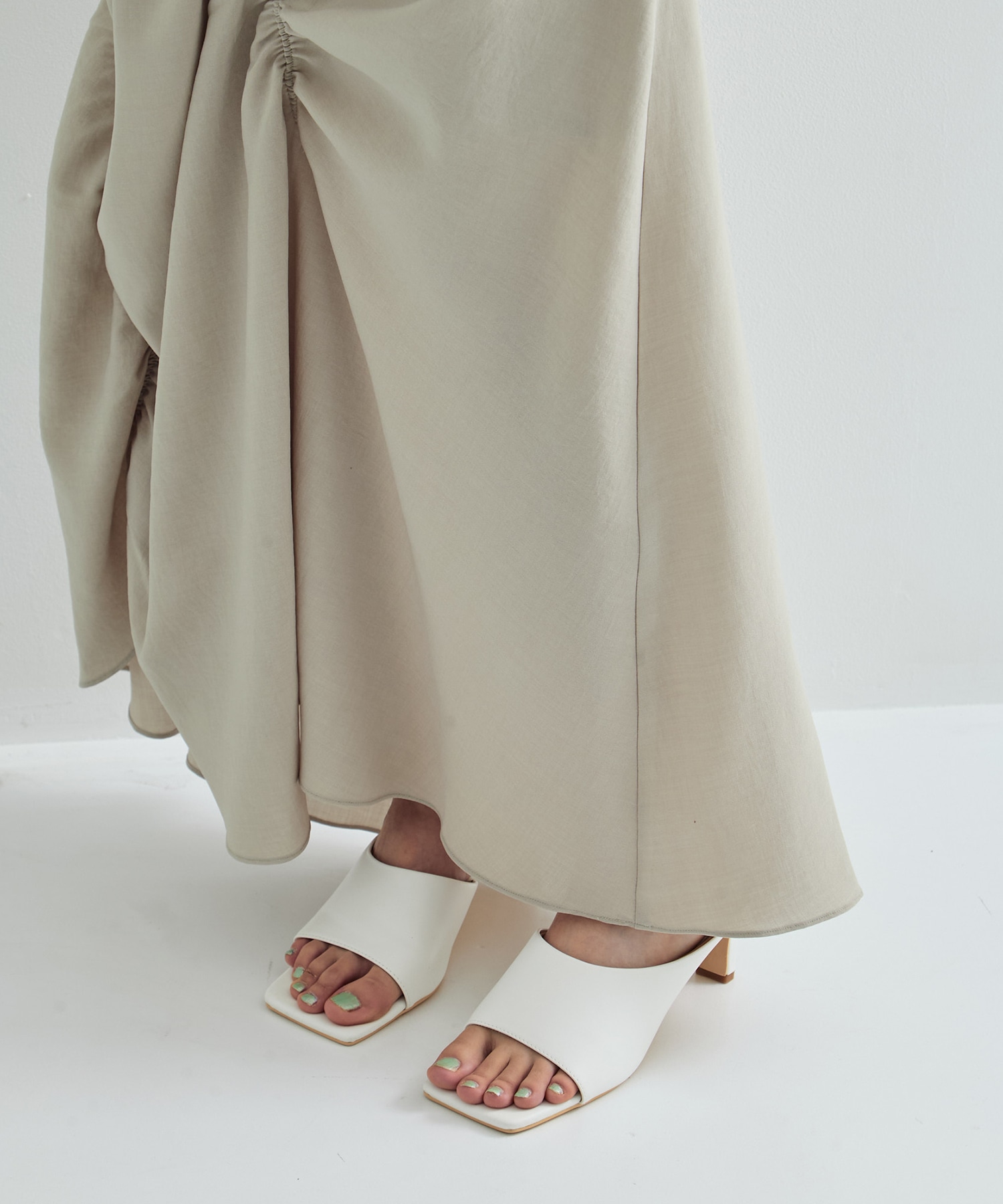 GATHER SHIRRING SKIRT STUDIOUS