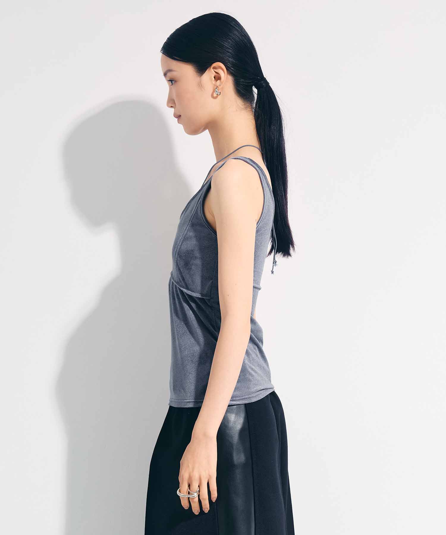 VELOUR CUPIN HALTER　NECK CAMISOLE STUDIOUS