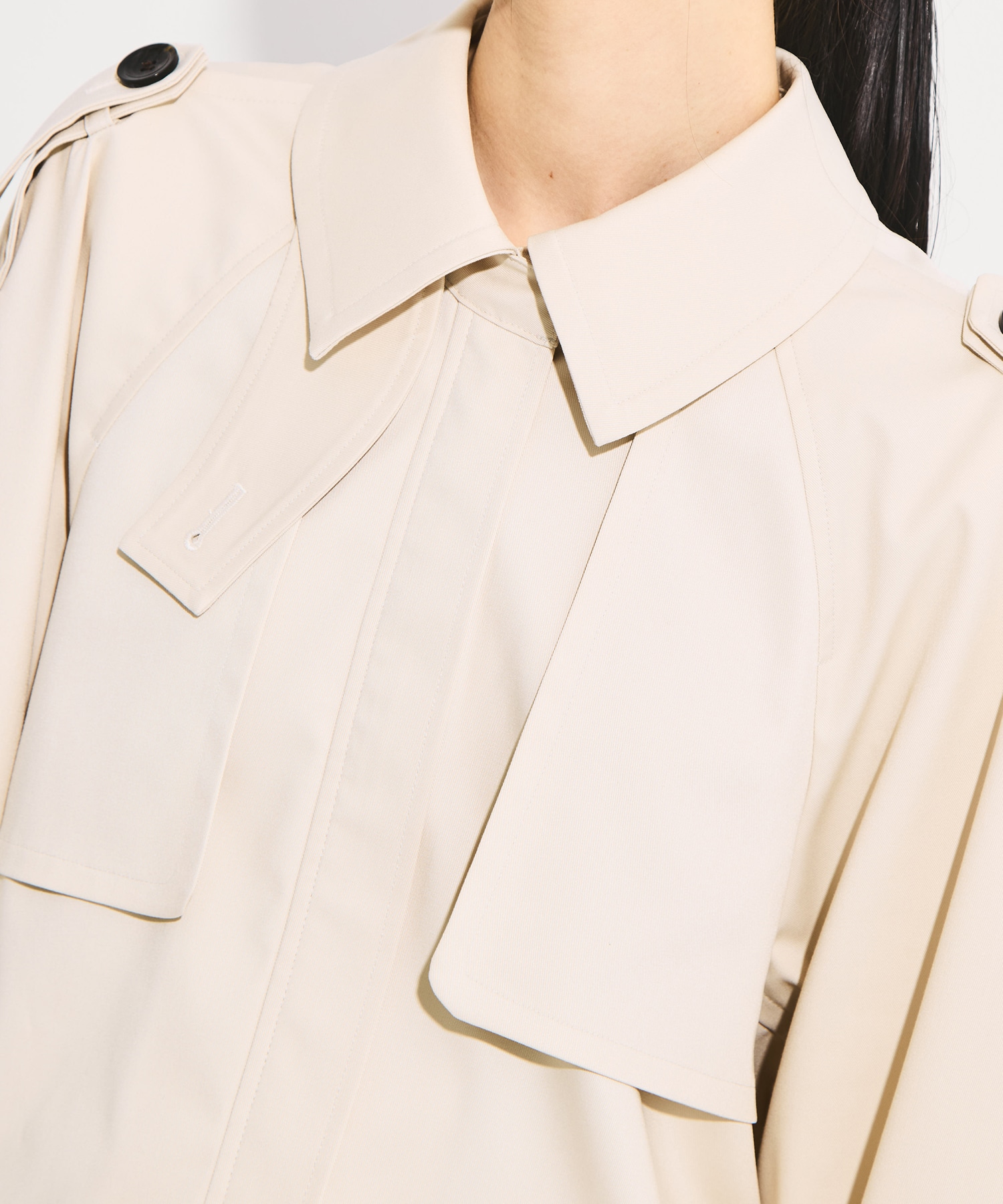 BACK GATHER SHORT TRENCH BLOUSON STUDIOUS