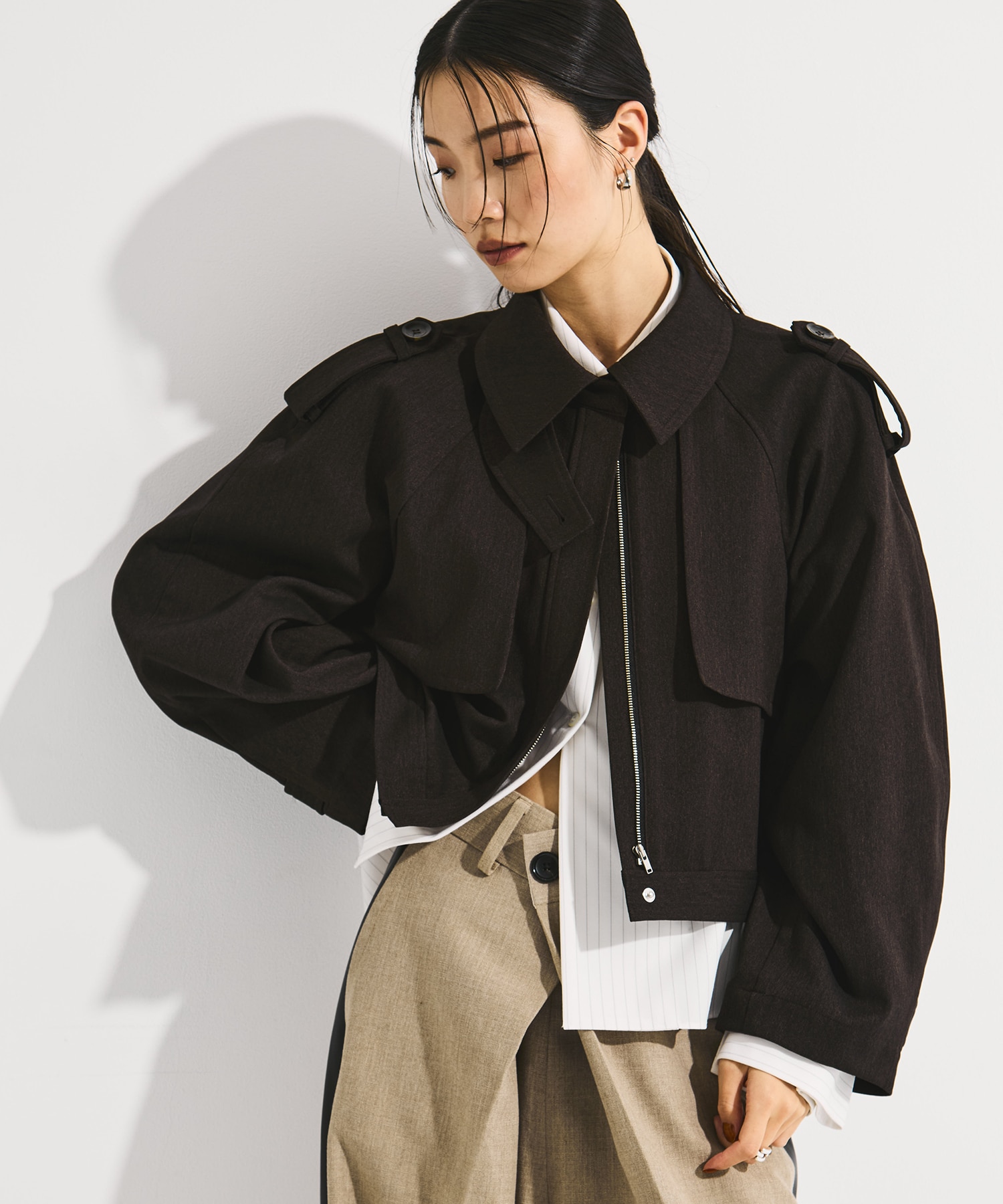 BACK GATHER SHORT TRENCH BLOUSON STUDIOUS