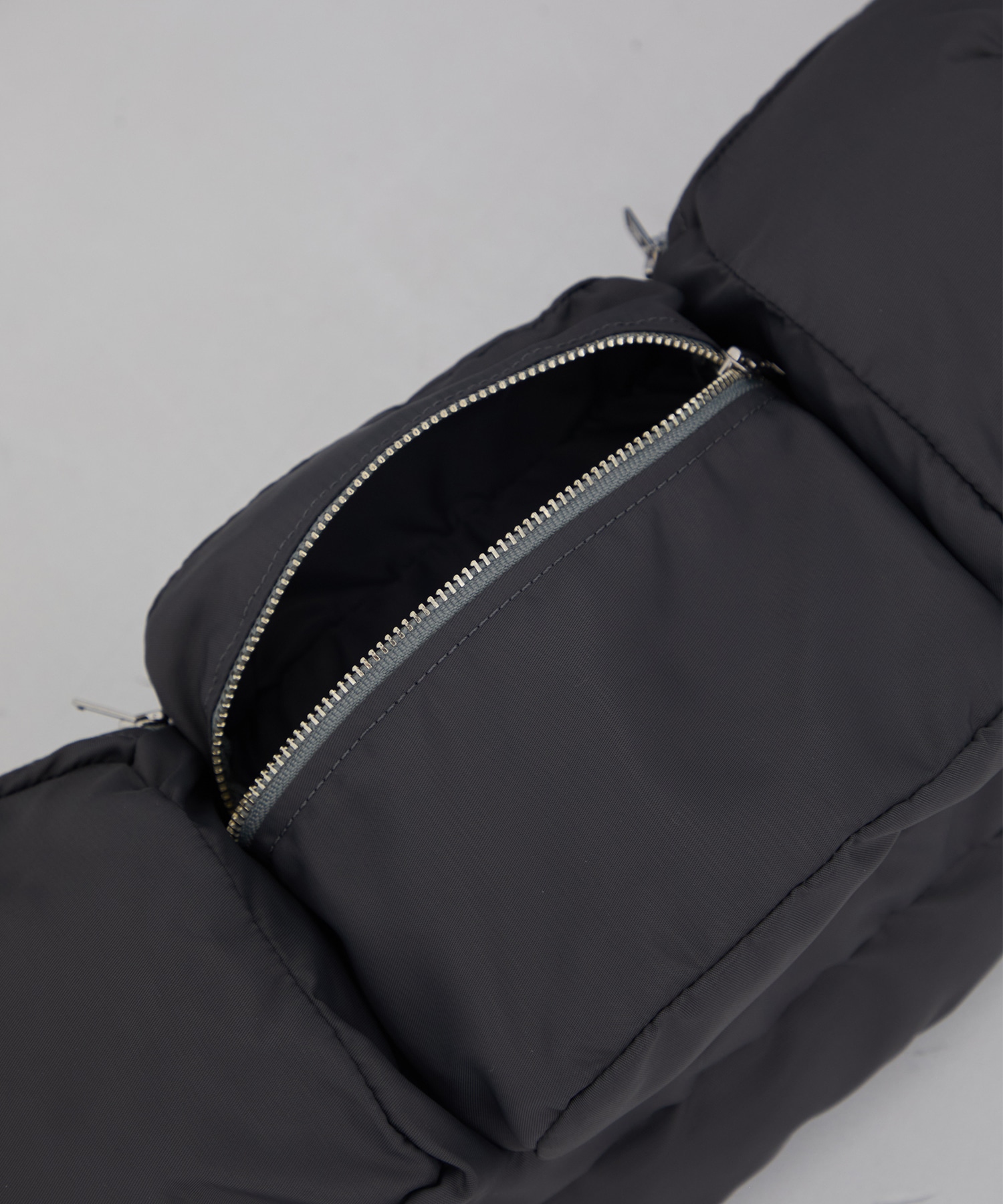 バッグ Mikiosakabe epi Dark Gray x Gray x Blue mikiosakabe × @three_treasures_ New bag “epi” Mikiosakabe と