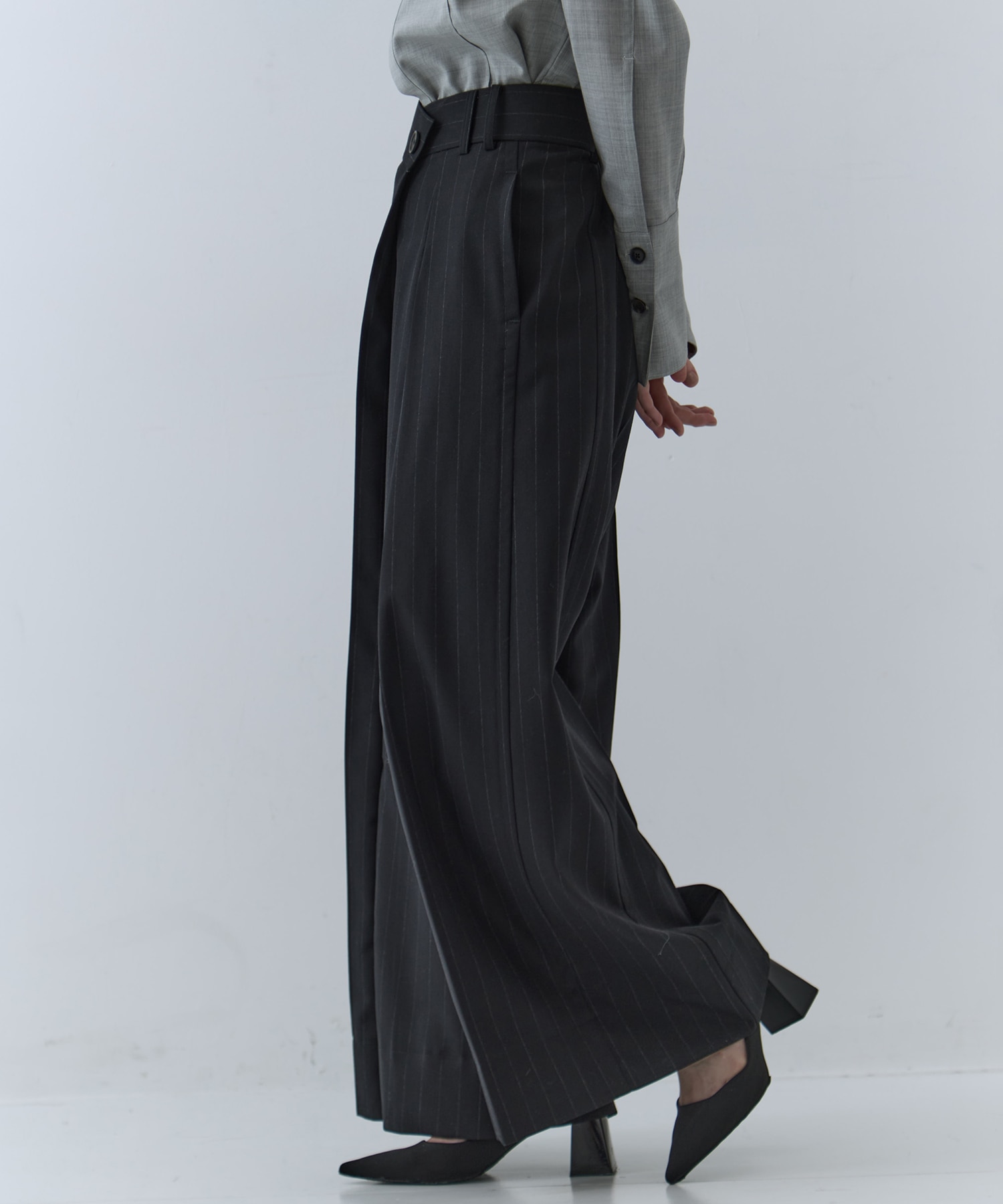 Asymmetric Tucked Flare Trousers STUDIOUS