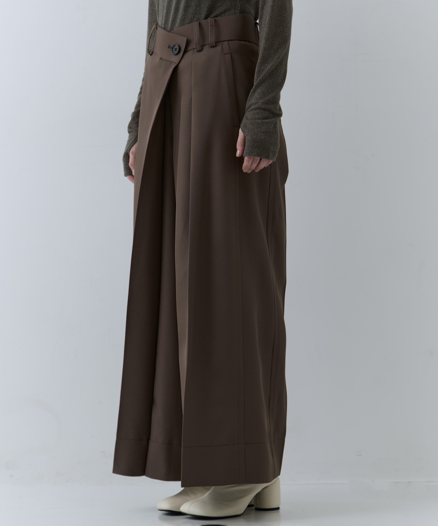 Asymmetric Tucked Flare Trousers STUDIOUS