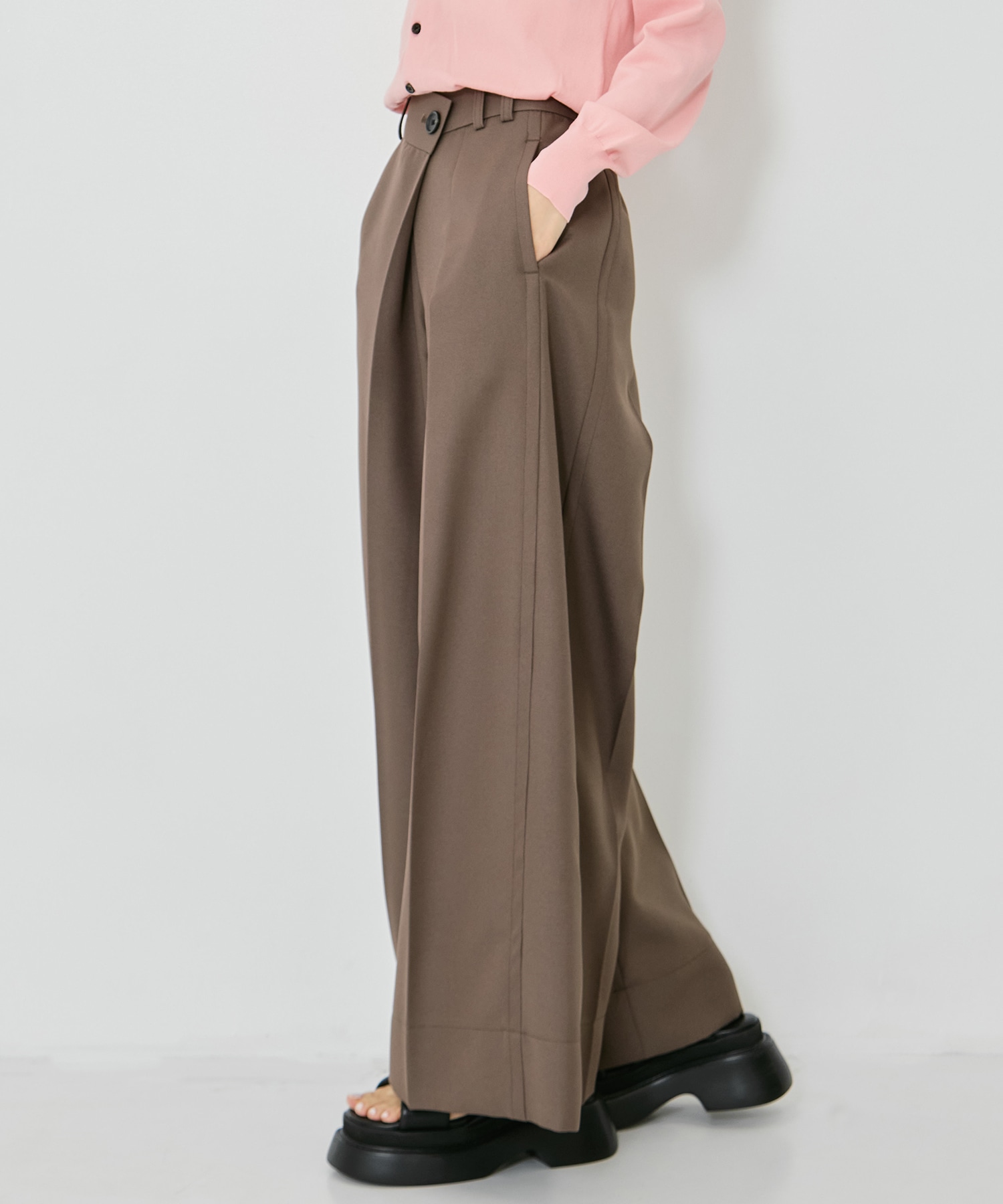 Asymmetric Tucked Flare Trousers STUDIOUS