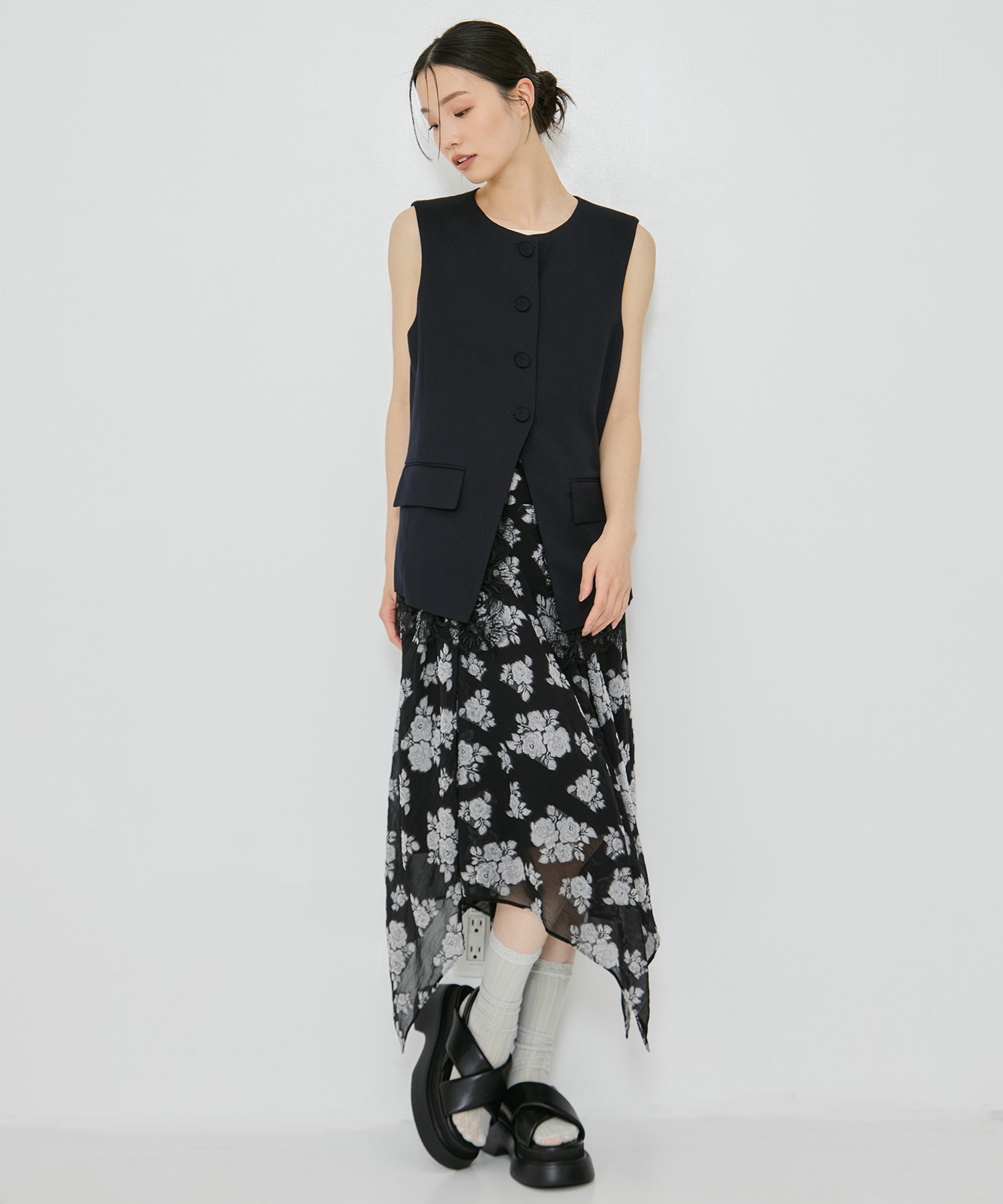 Padded Cross Sandals STUDIOUS