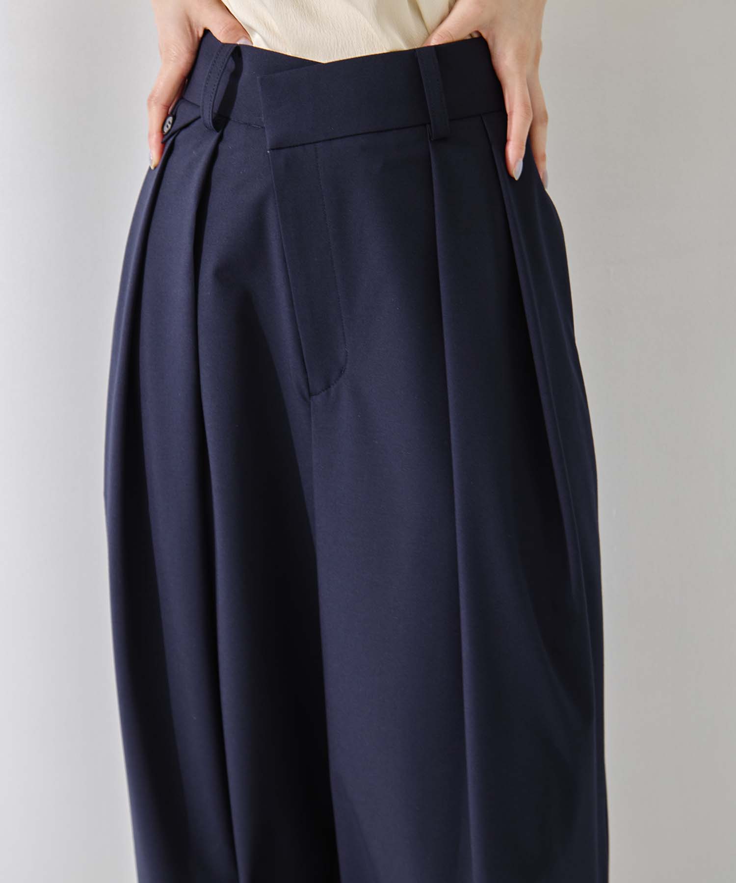 Double Tucked Stretch Trousers STUDIOUS