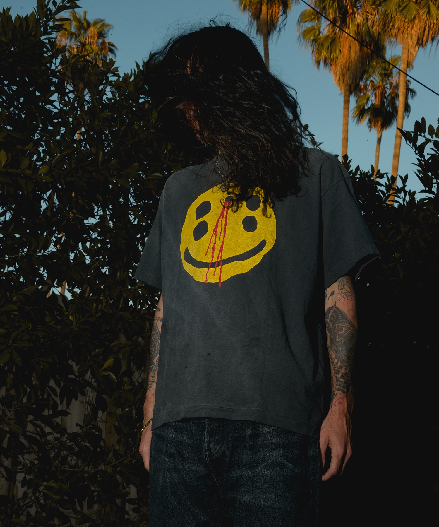 SM-YS1-0000-C01/CP_SS TEE/SMILE/BLACK SAINT M××××××