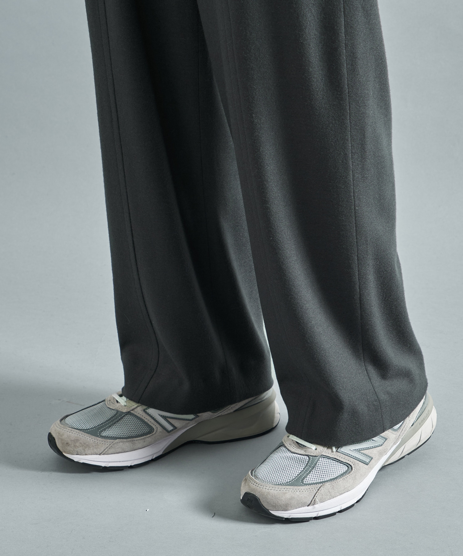 S140 WOOL WORM AIR SLACKS STUDIOUS