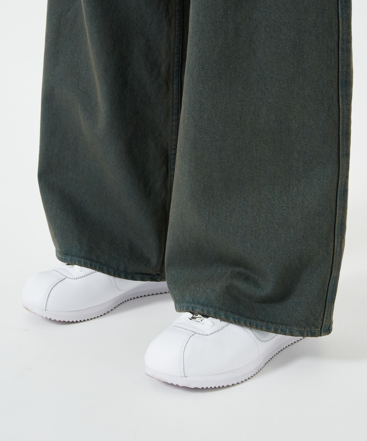 BLEACH OVERDYE DENIM JEANS STUDIOUS