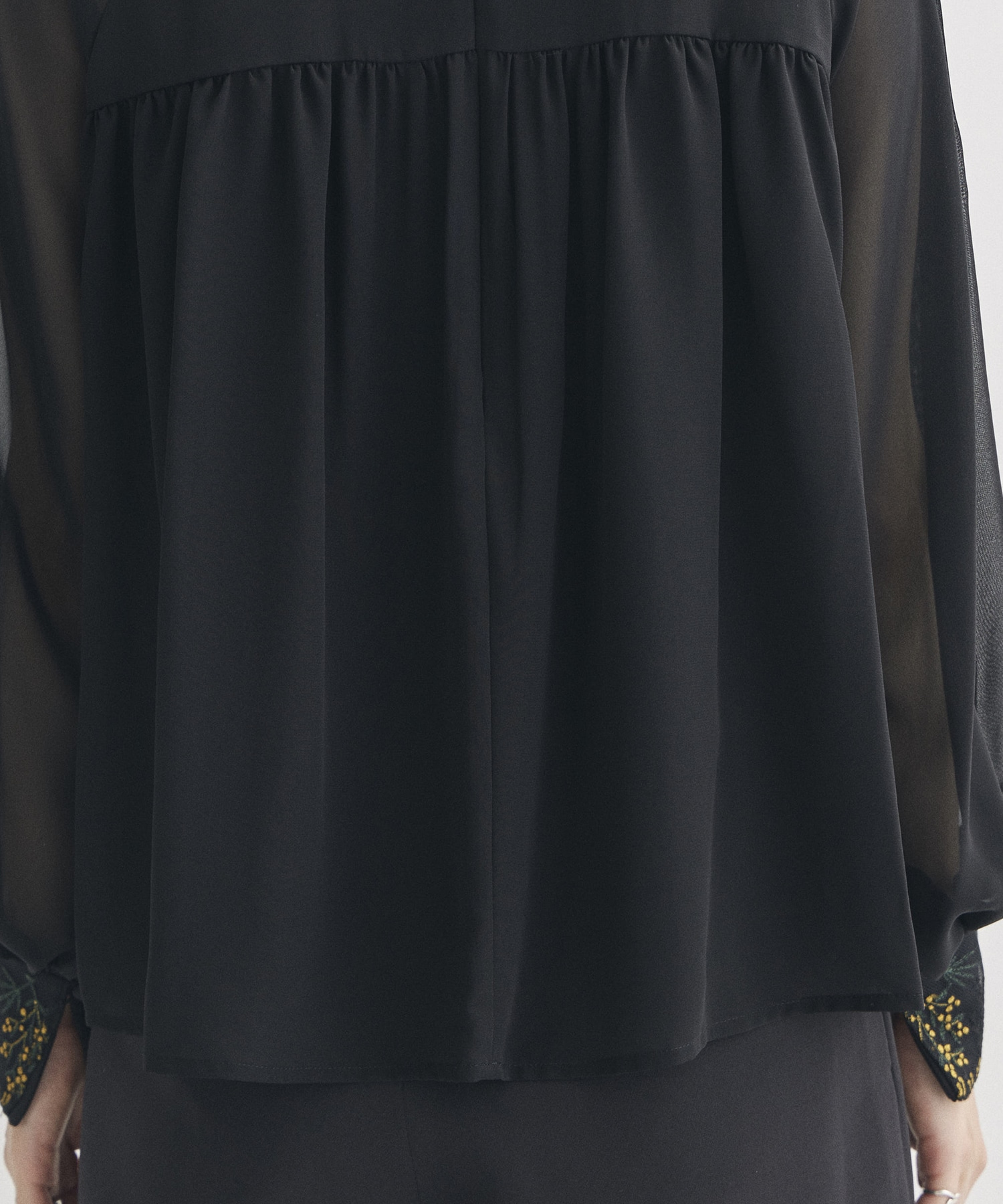 narrow emb.chiffon blouse LOKITHO