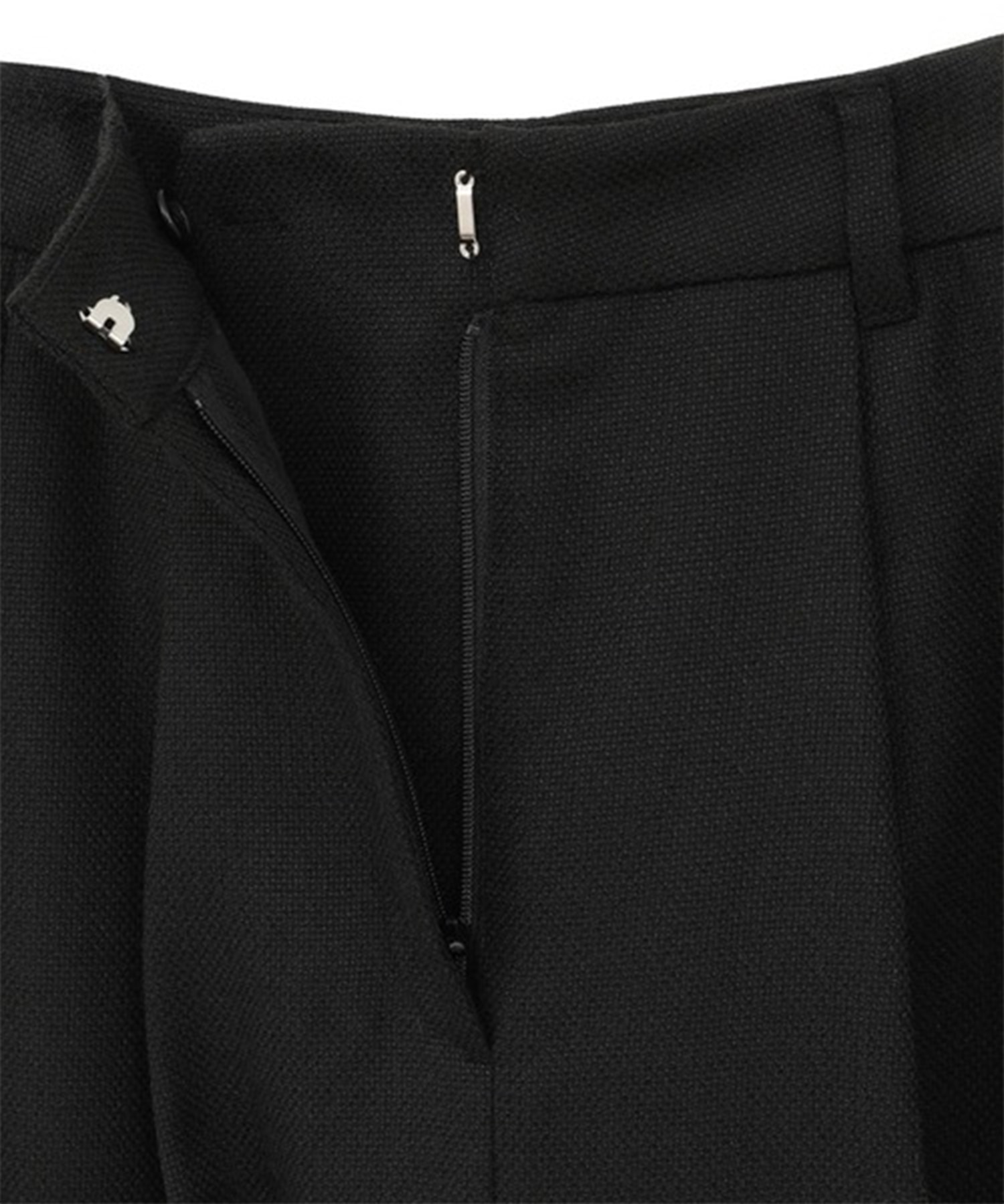 FRONT SLIT TUCK SKIRT CLANE