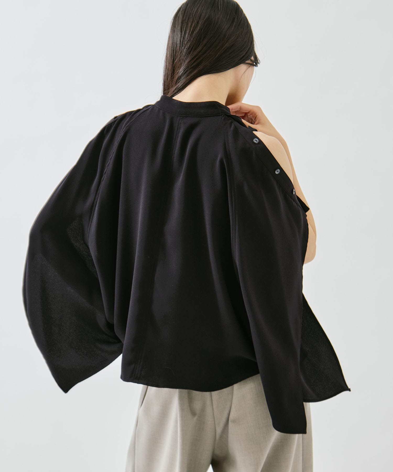BACK SATIN DRAPE BLOUSE STUDIOUS