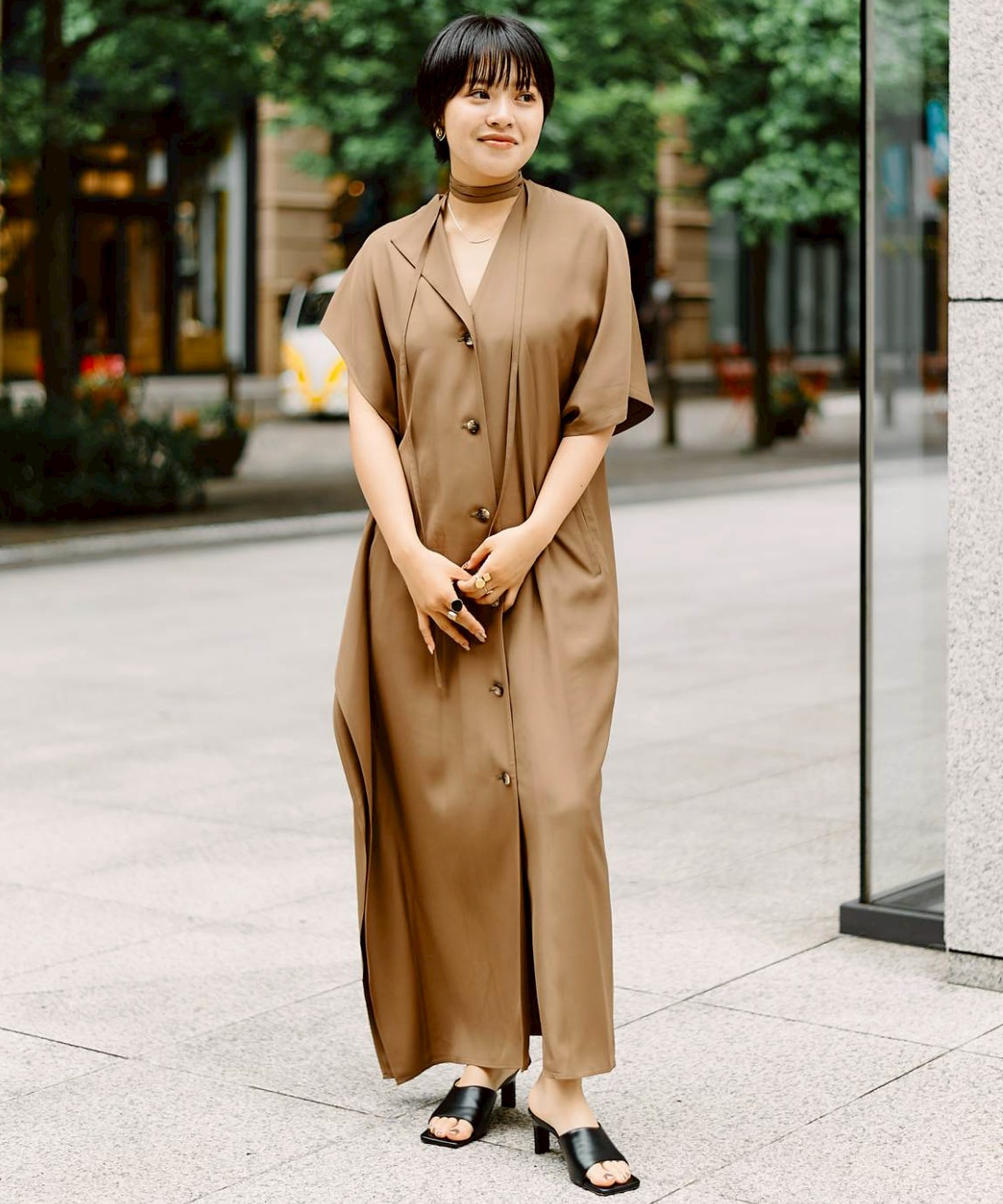 Ana asymmetry dress BE AKIRANAKA