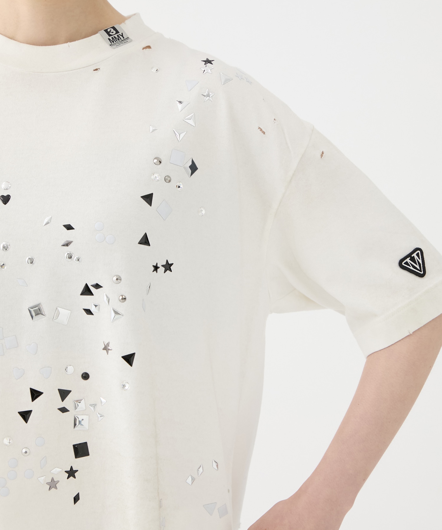 EMBELLISHED DISTRESSED TEE Maison MIHARA YASUHIRO
