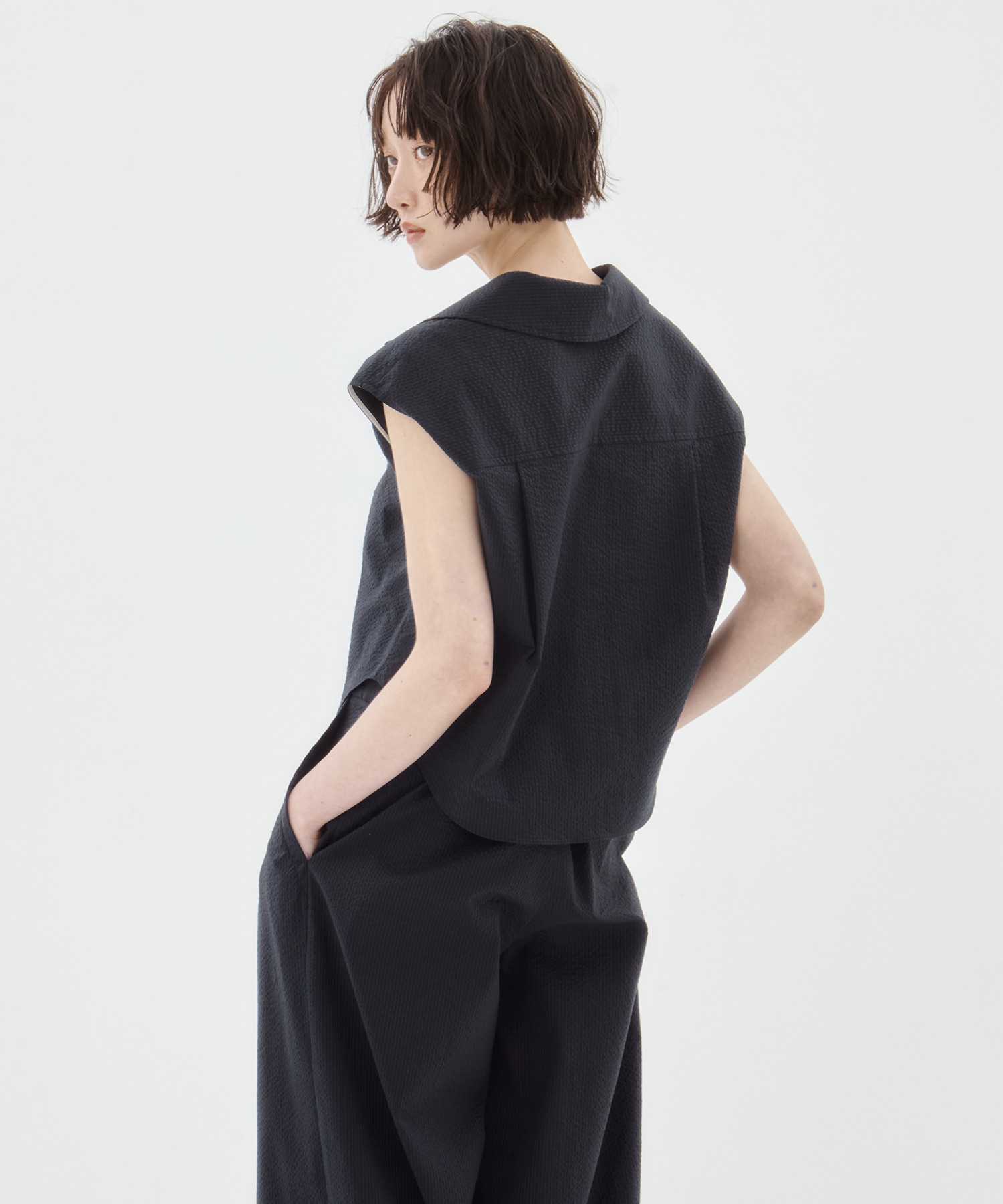Seersucker Sleeveless Shirt STUDIOUS