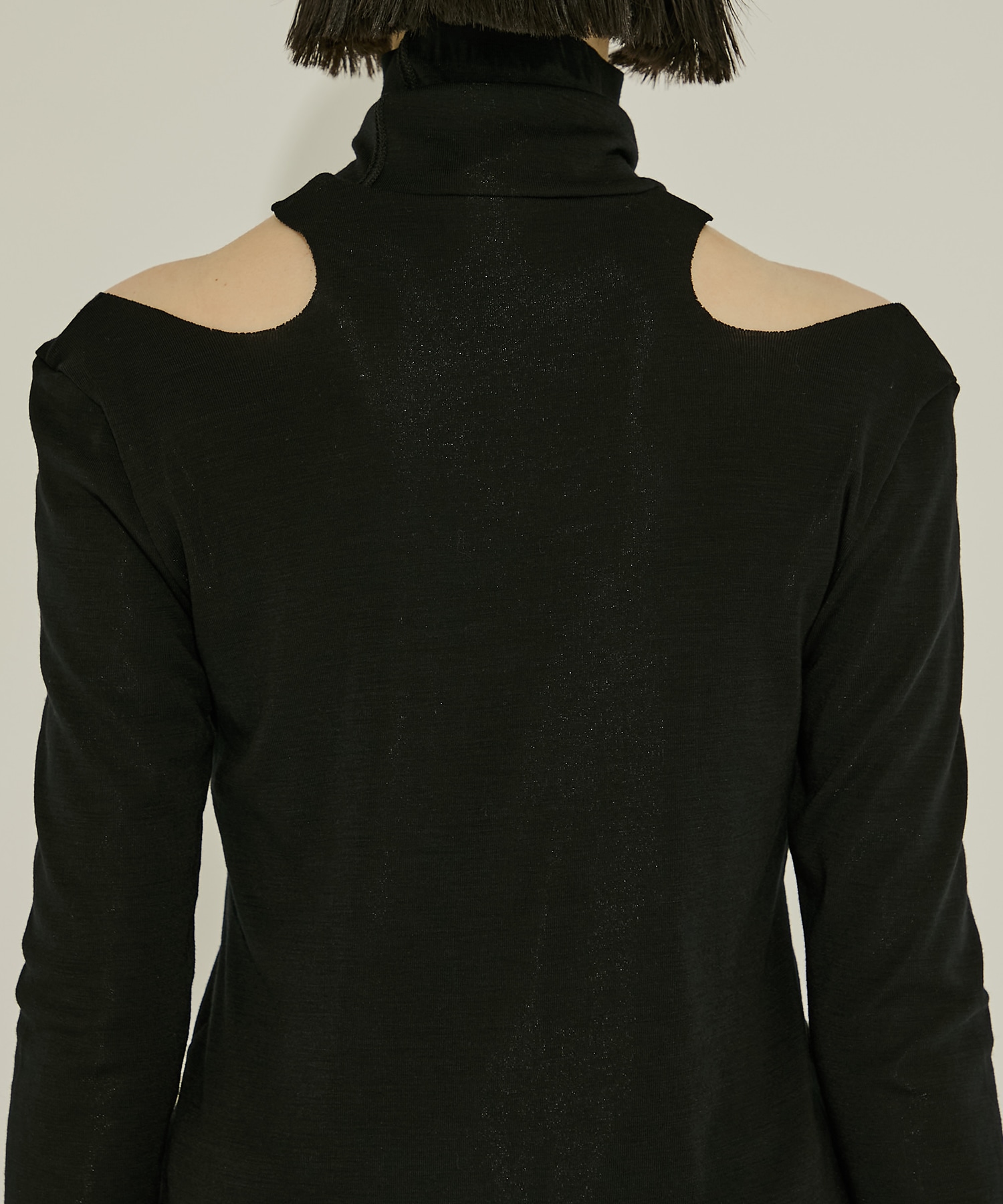 WOOL RIB HOLLOWED OUT TURTLE NECK TOP JOHN LAWRENCE SULLIVAN