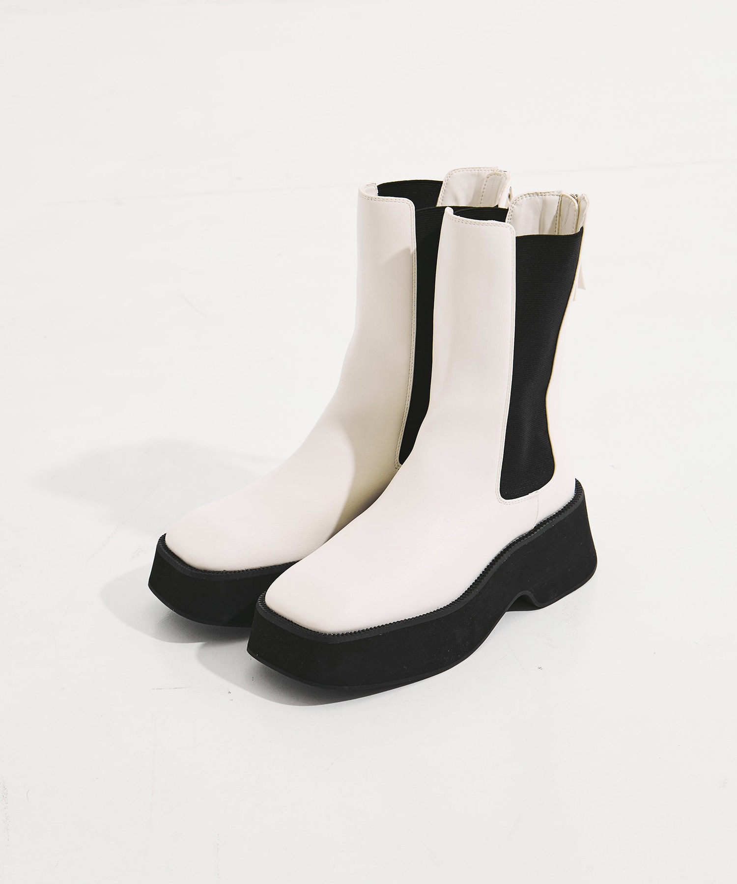 Square Toe Boots STUDIOUS