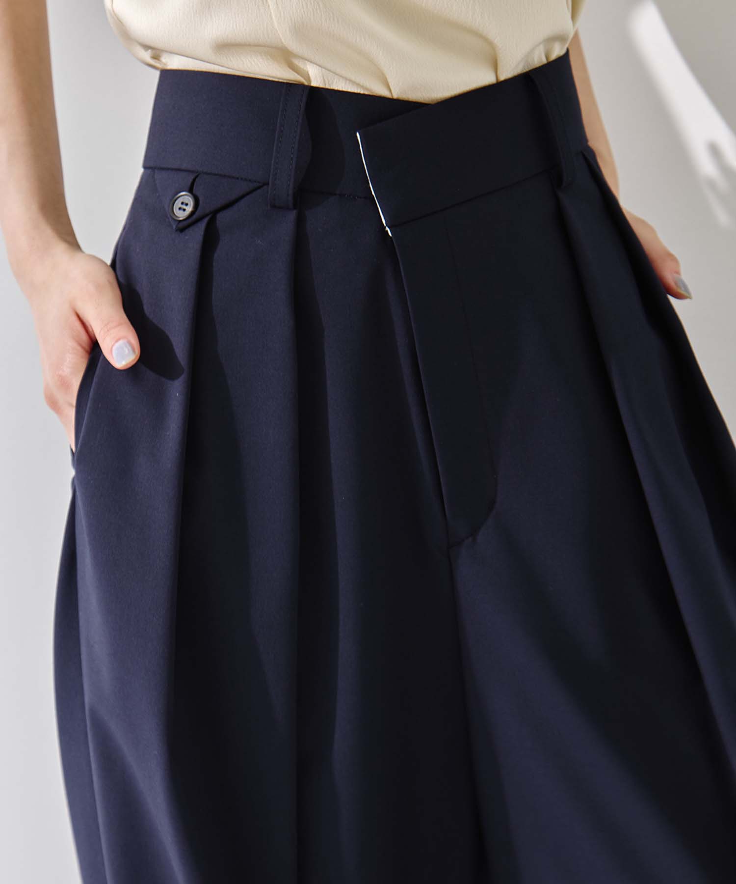 Double Tucked Stretch Trousers STUDIOUS