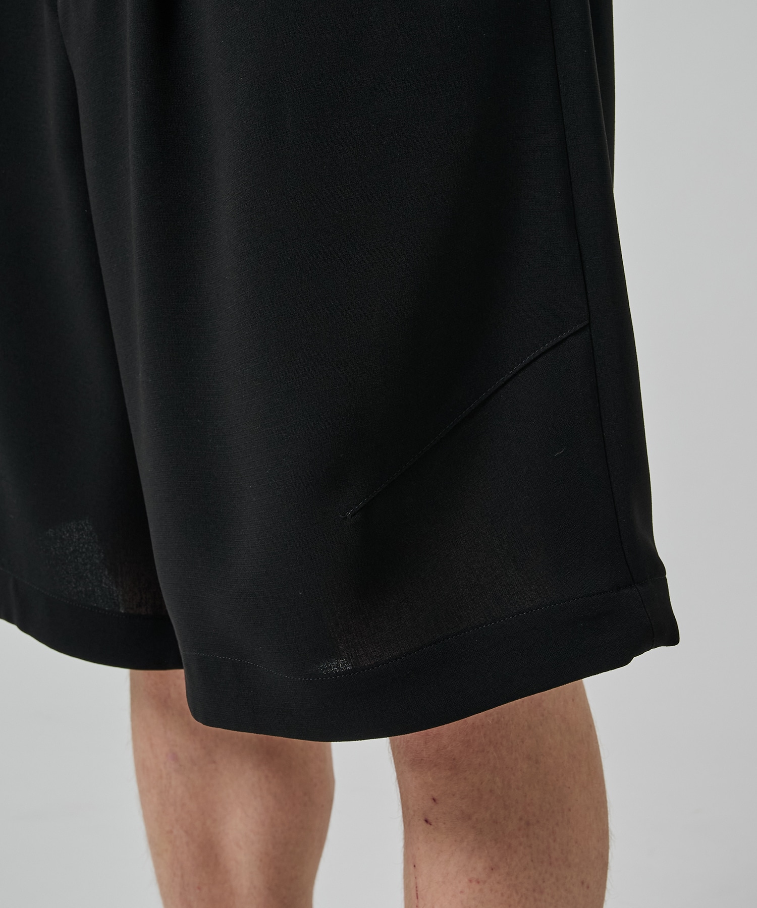 SUMMER ESSENTIAL SHORT PANTS STUDIOUS