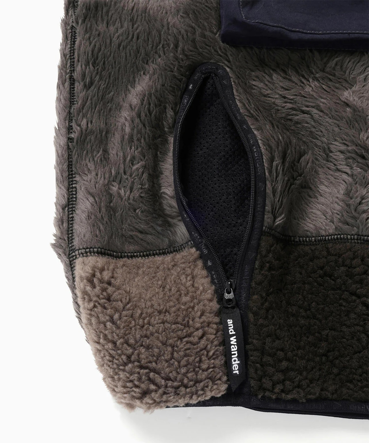 Mix boa jacket and wander