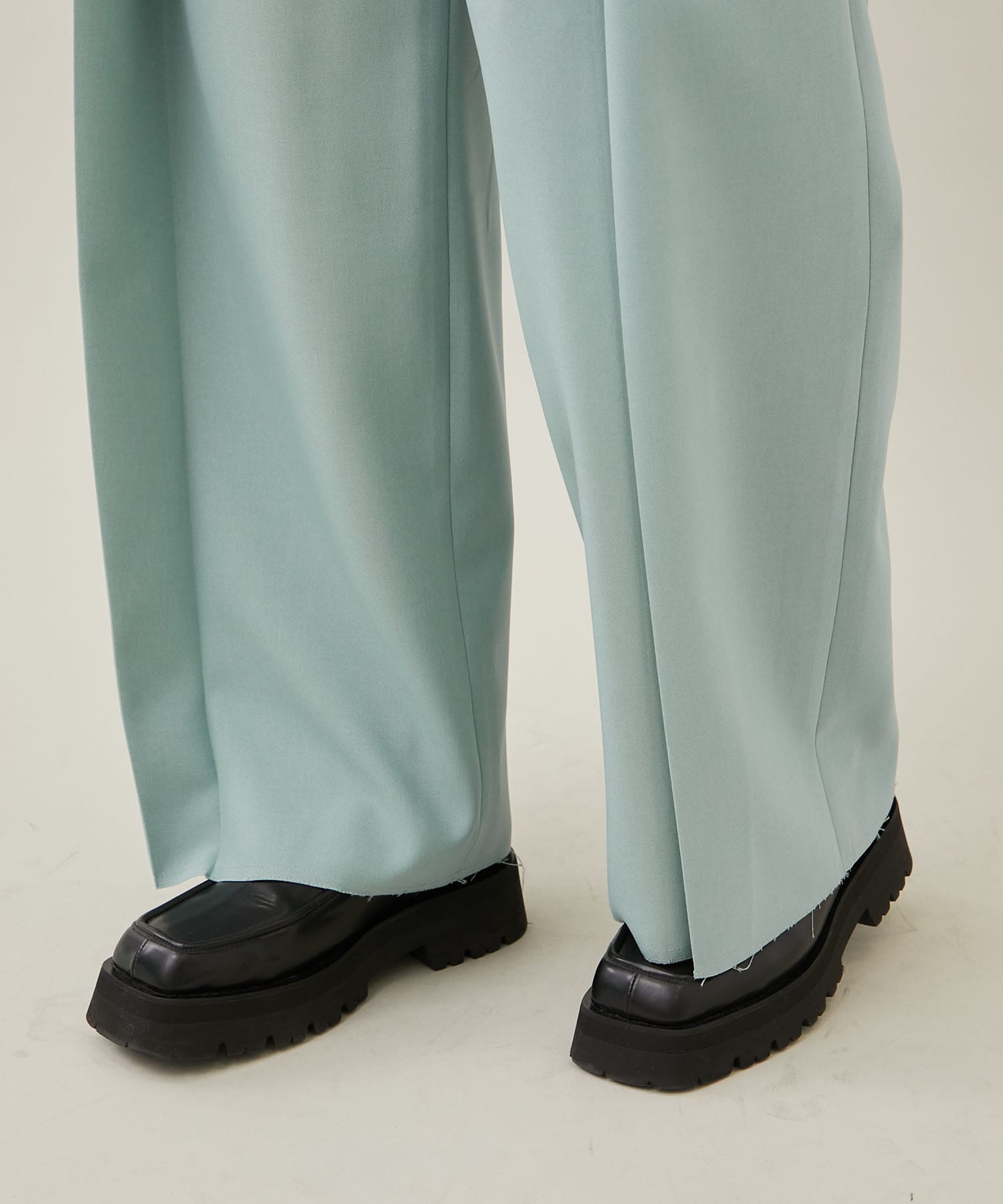 タックワイドパンツ MATURED