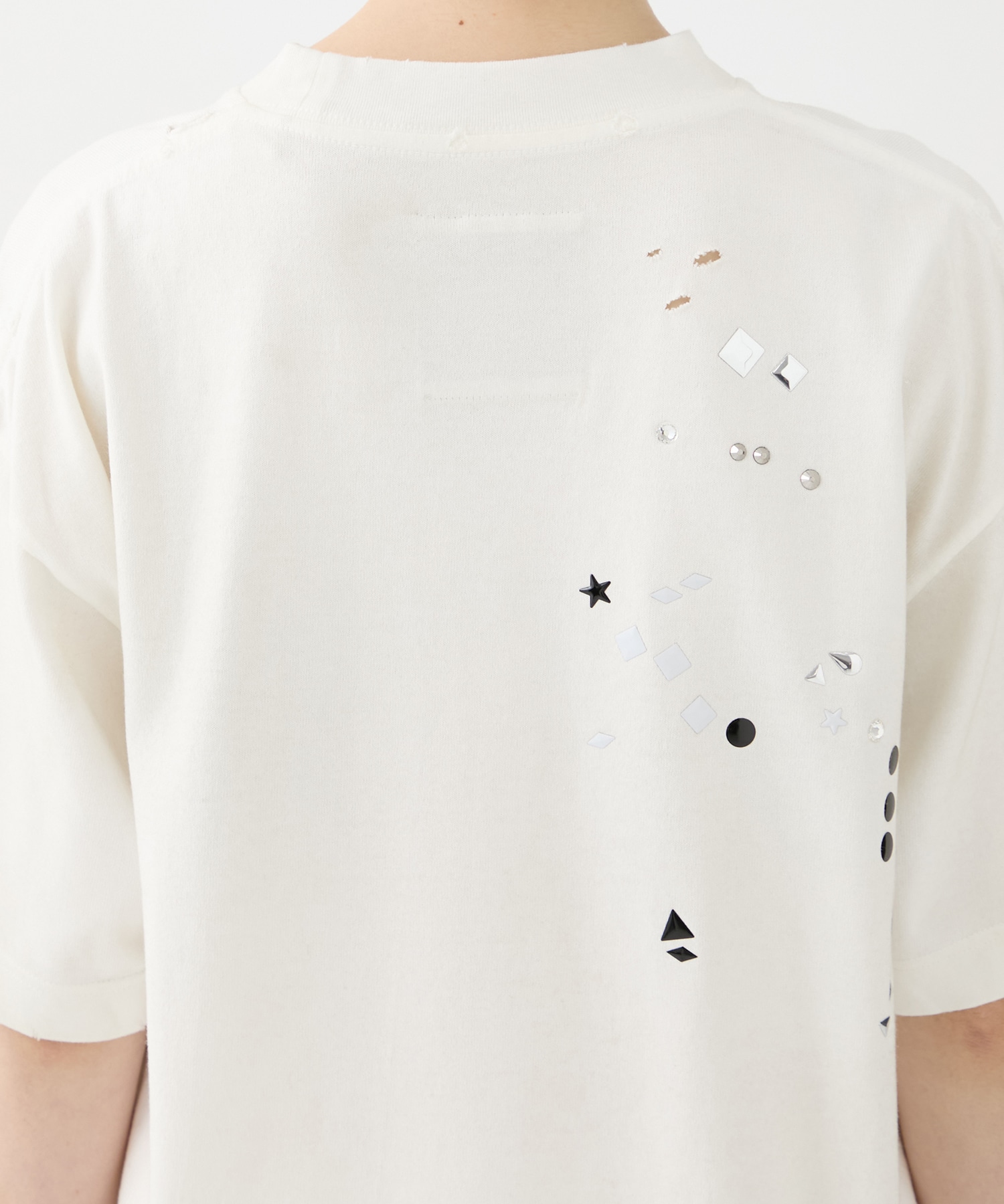 EMBELLISHED DISTRESSED TEE Maison MIHARA YASUHIRO