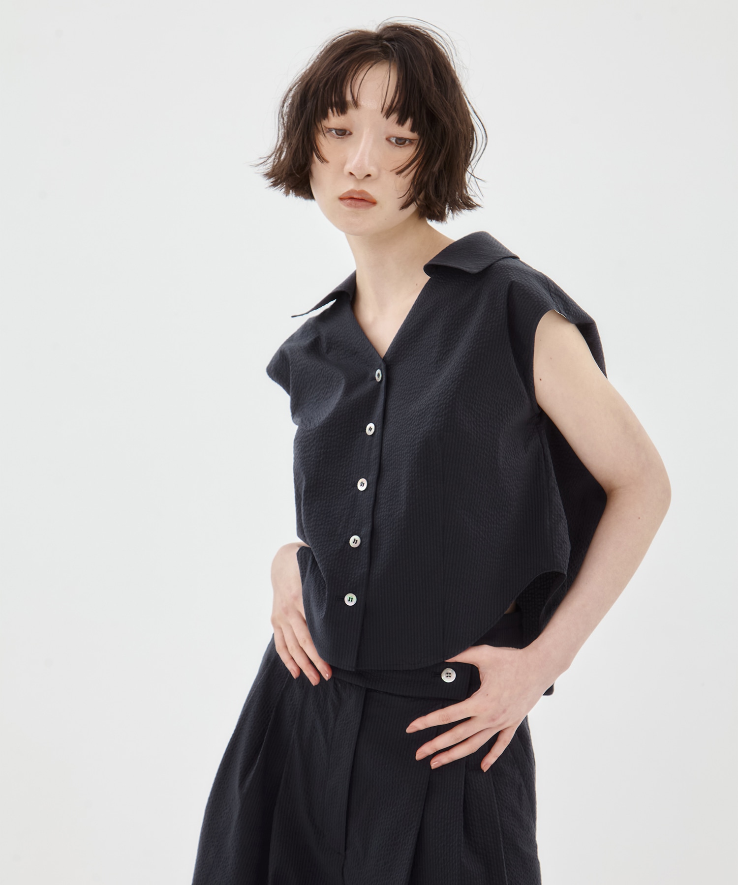 Seersucker Sleeveless Shirt STUDIOUS