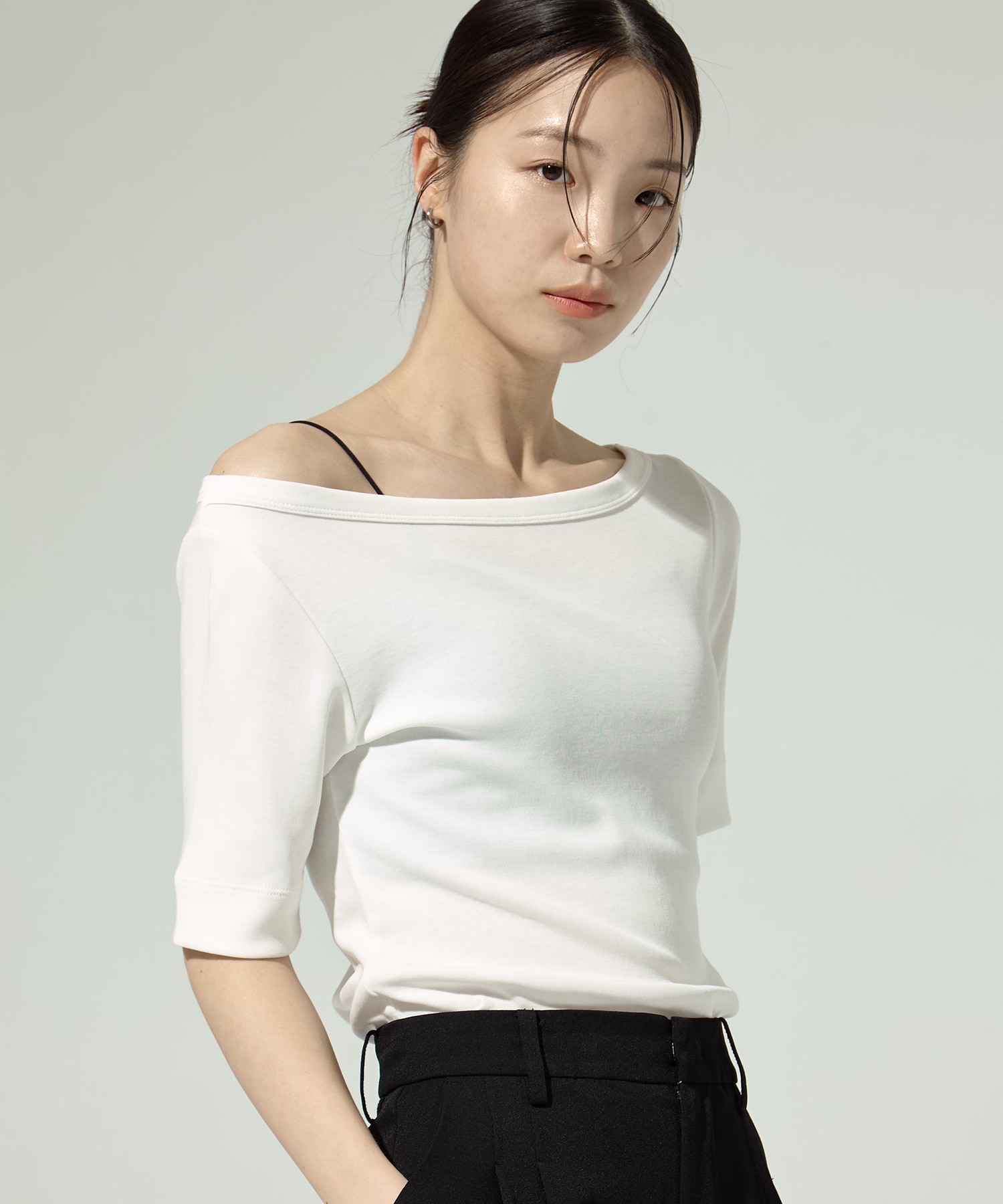 Luxury Smooth Boat Neck Tee STUDIOUS