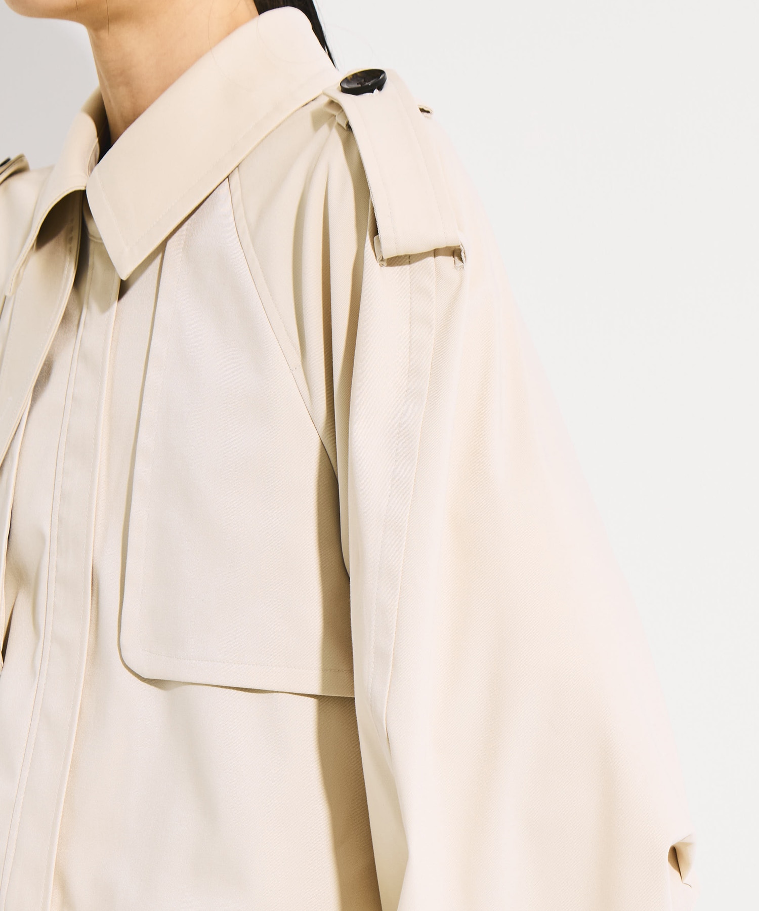 BACK GATHER SHORT TRENCH BLOUSON STUDIOUS