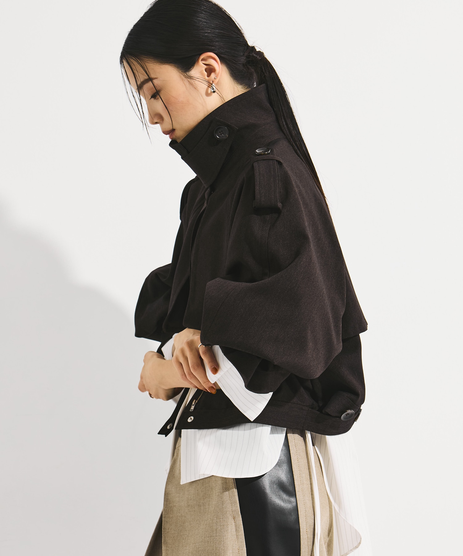 BACK GATHER SHORT TRENCH BLOUSON STUDIOUS
