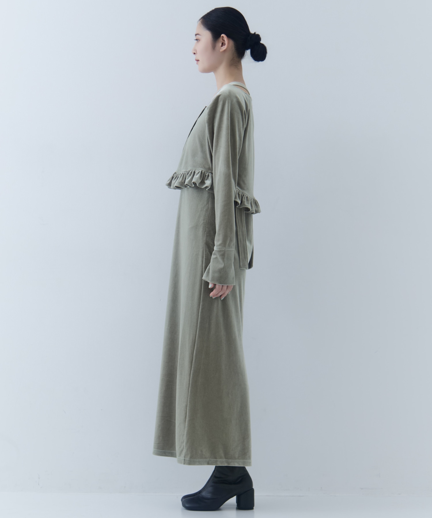 UND OFF SHOULDER VELOUR CARDIGAN SET DRESS AMERI