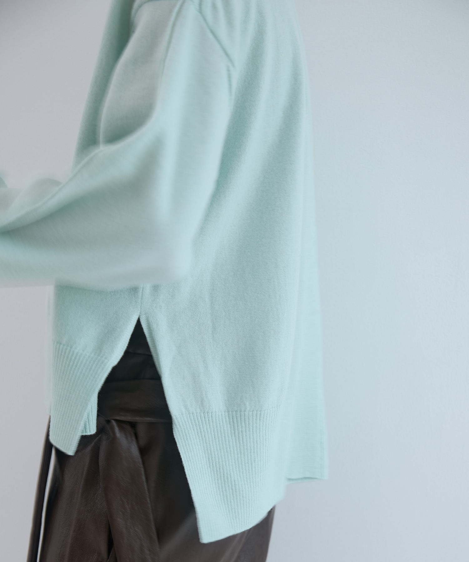 Merino Wool Turtle Neck Knit STUDIOUS