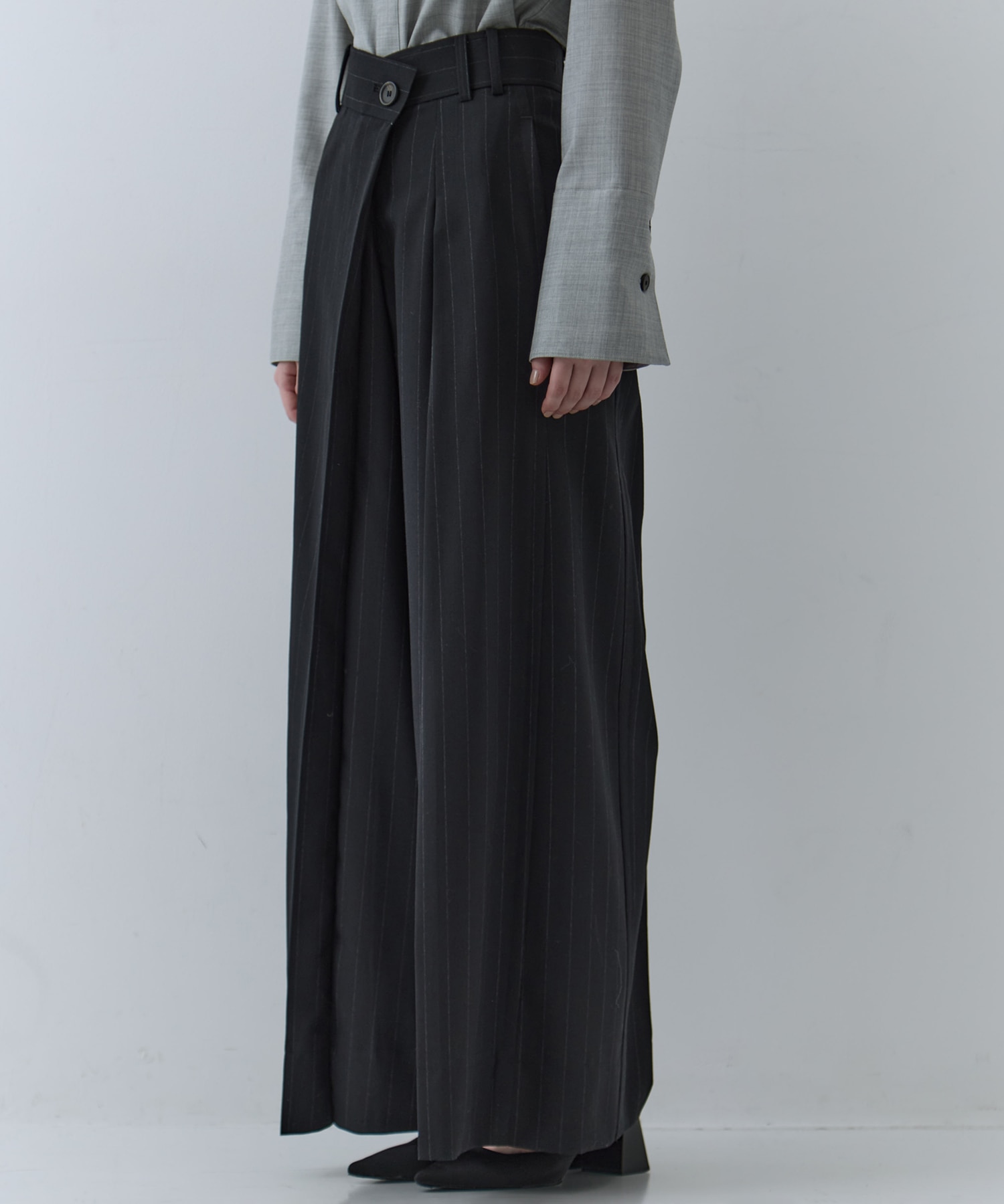 Asymmetric Tucked Flare Trousers STUDIOUS