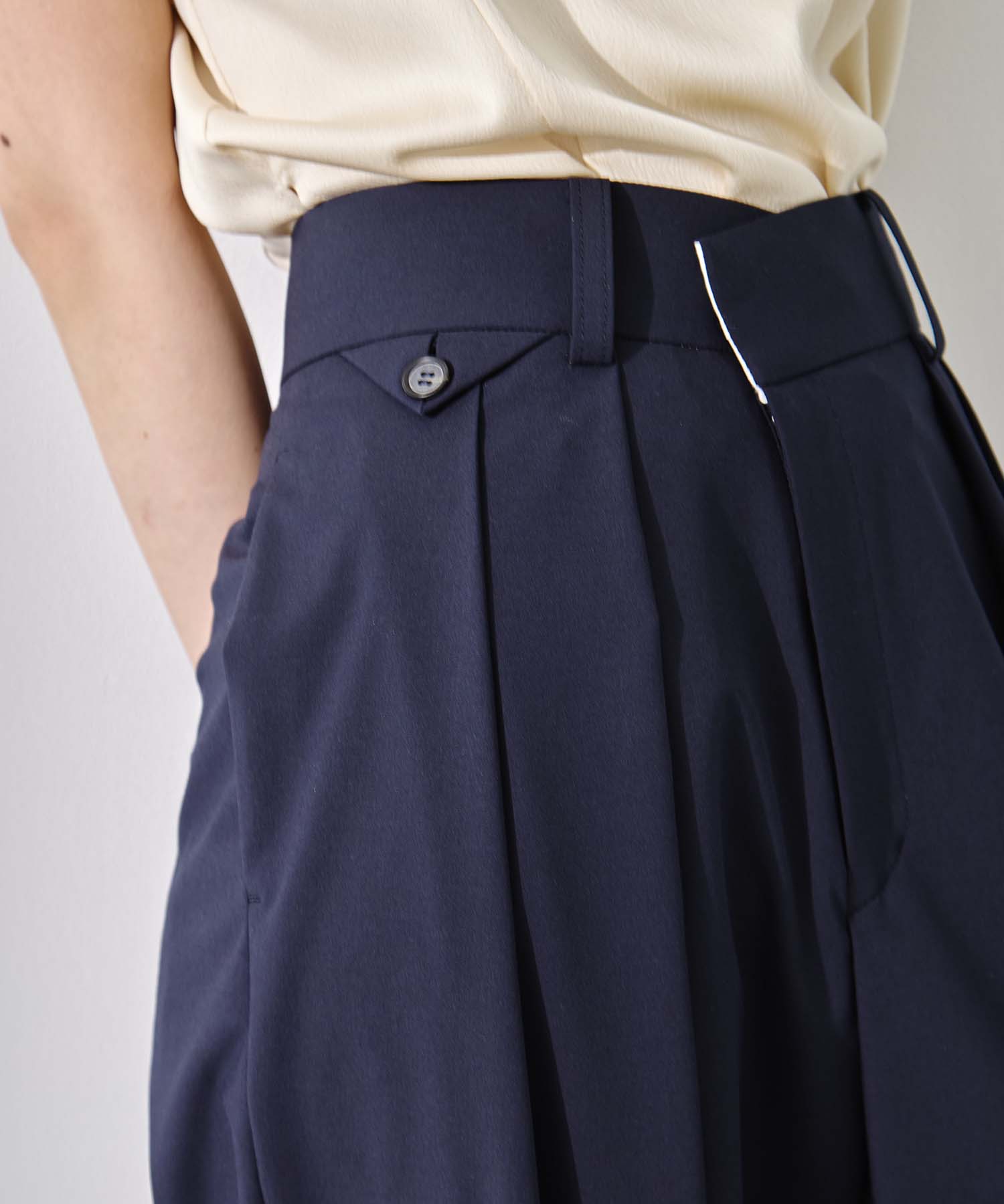 Double Tucked Stretch Trousers STUDIOUS