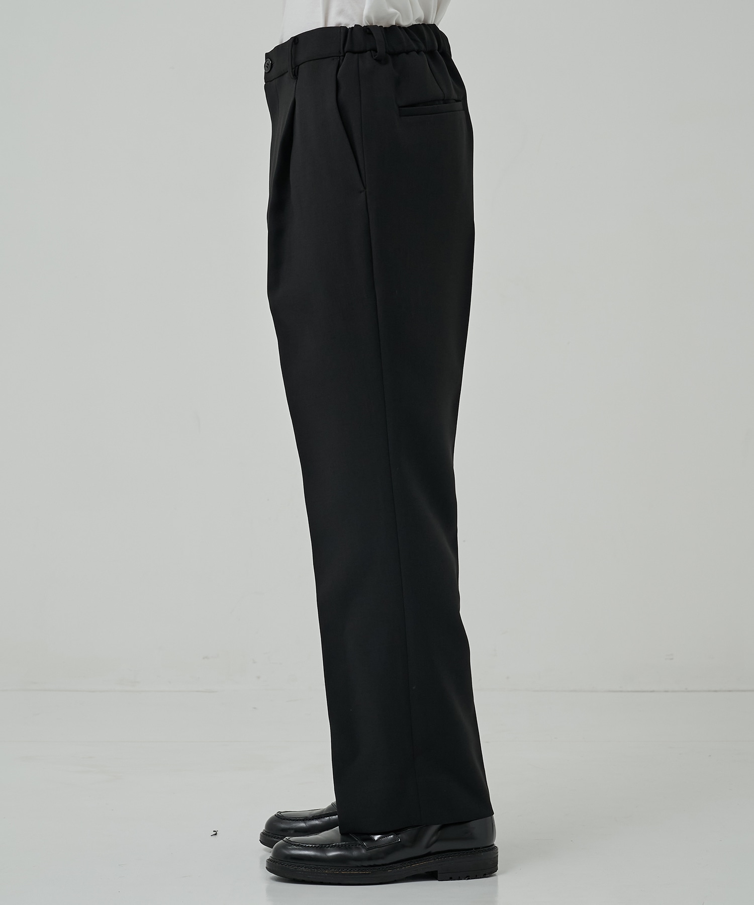 ドリームテックストレートスラックス STUDIOUS