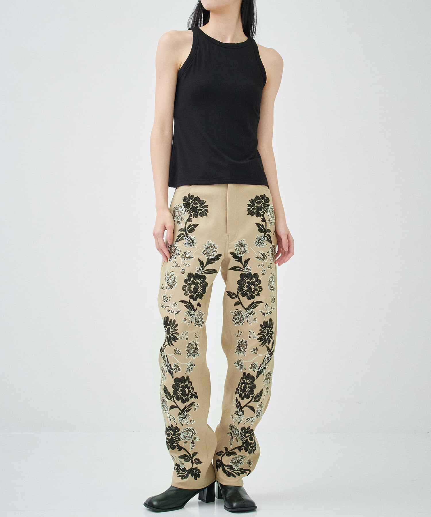 FLOWER EMBROIDERY PANTS CLANE